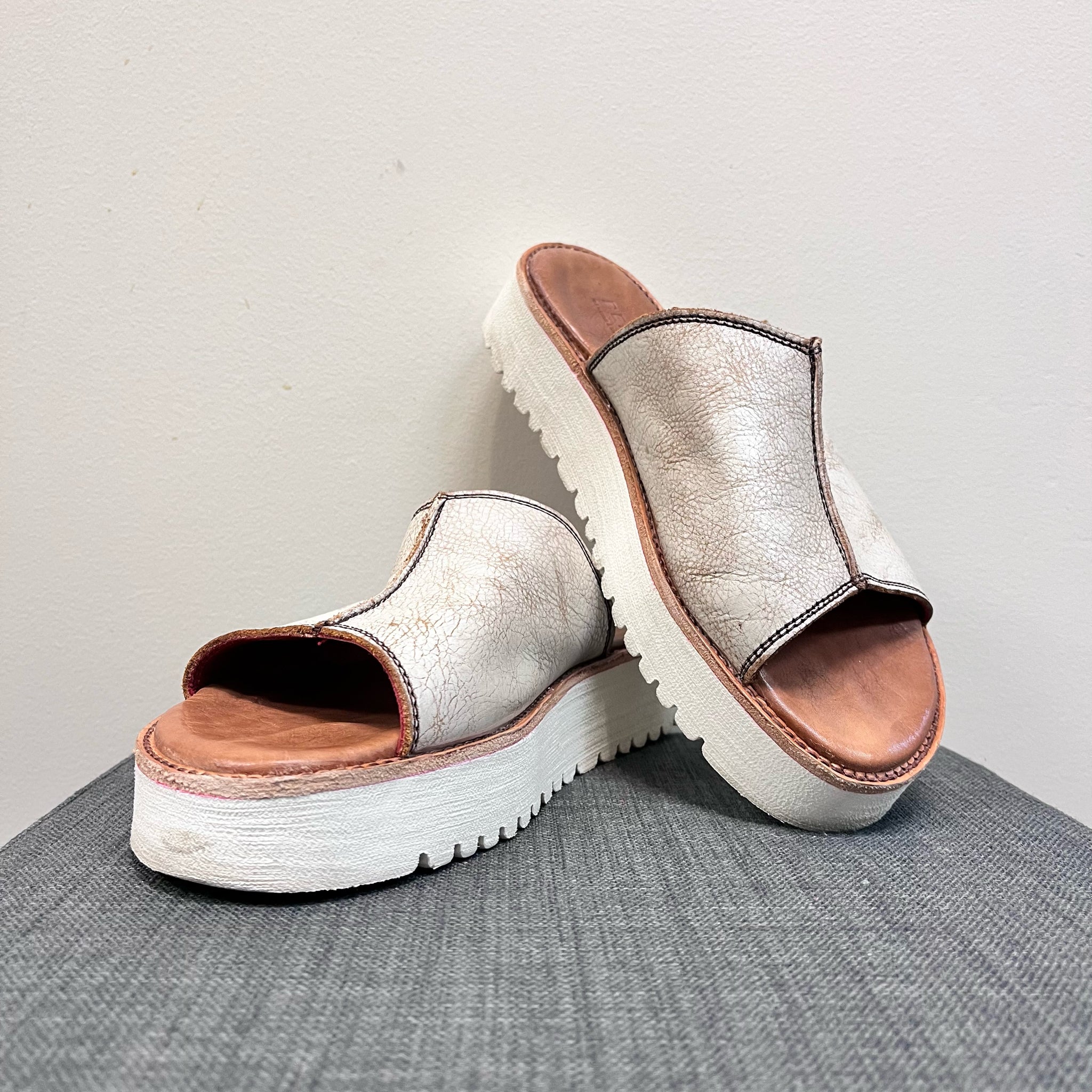BED STU 8 Gold Sandals