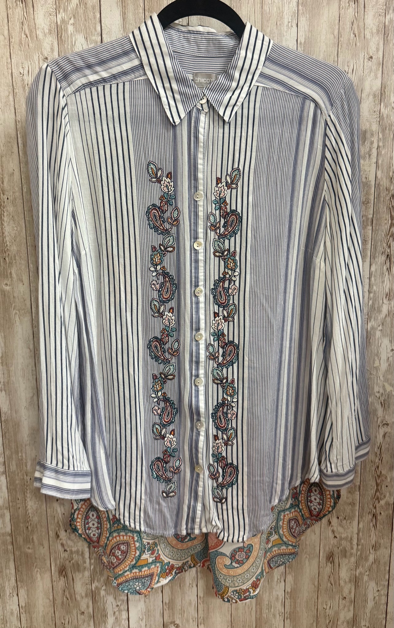 Size L CHICO'S BLUE STRIPE Top