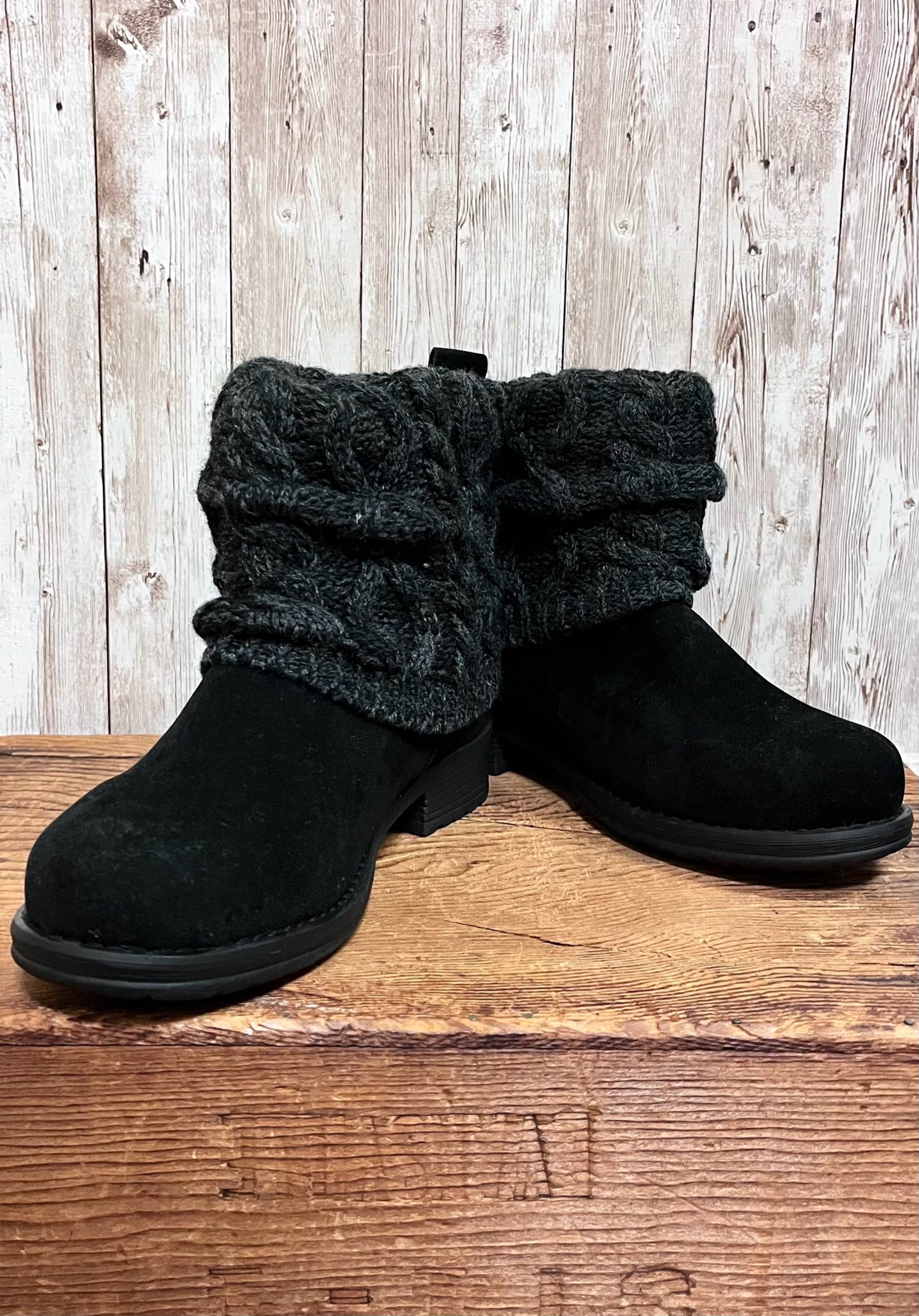 MUKLUKS 7 Black Boots