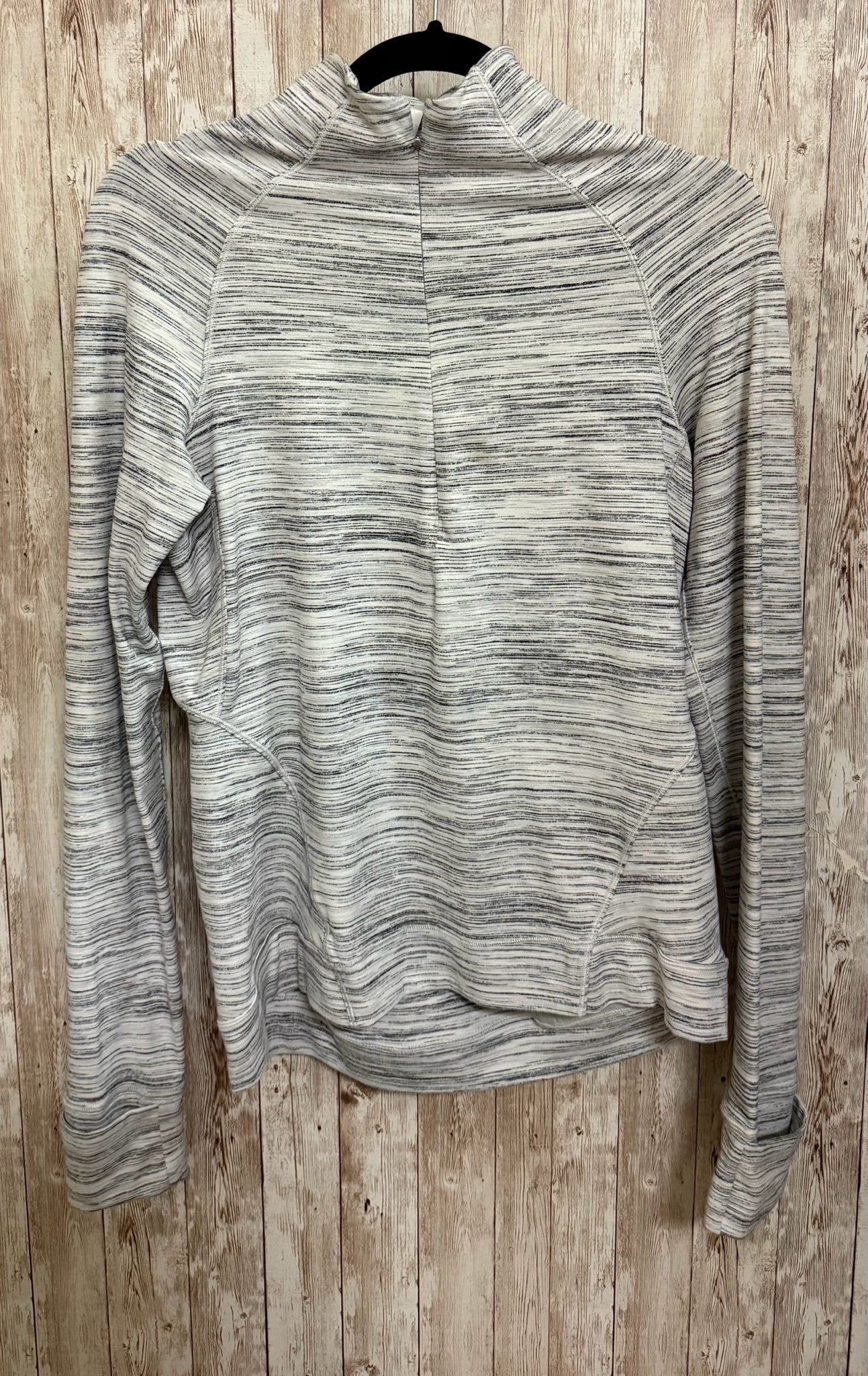 LULULEMON Size 8 GRAY AND CREAM Top