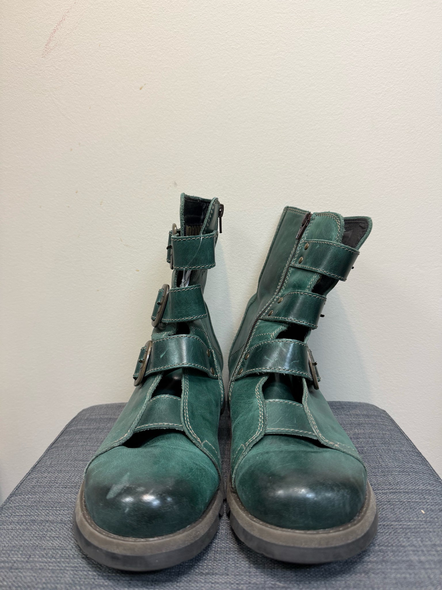 FLY LONDON 11 Green Boots