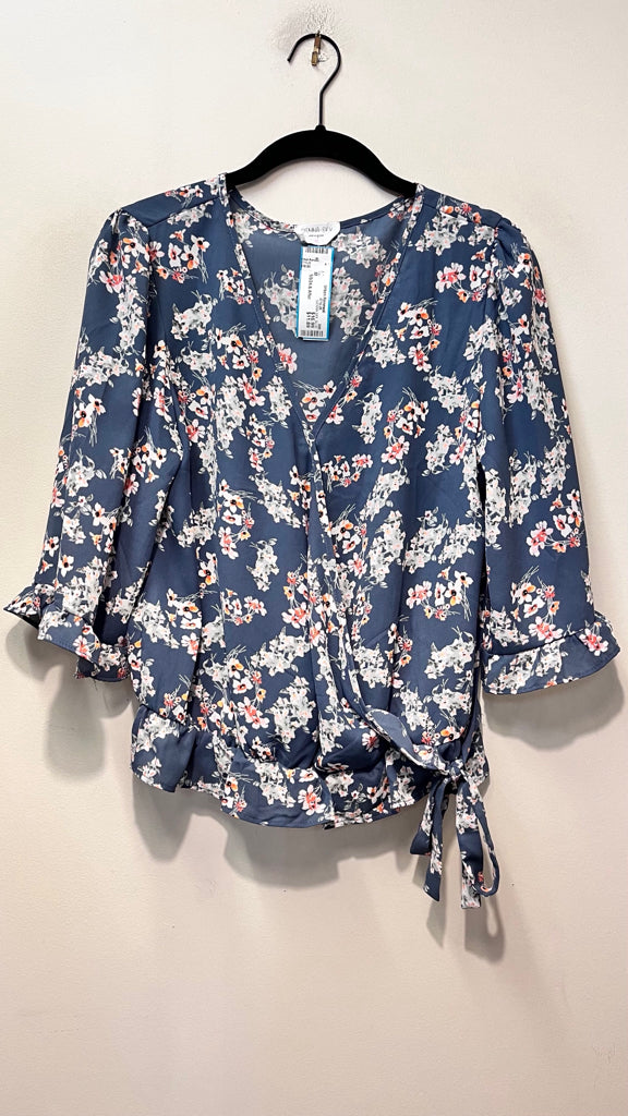Size M SIENNA SKY BLUE FLORAL Top