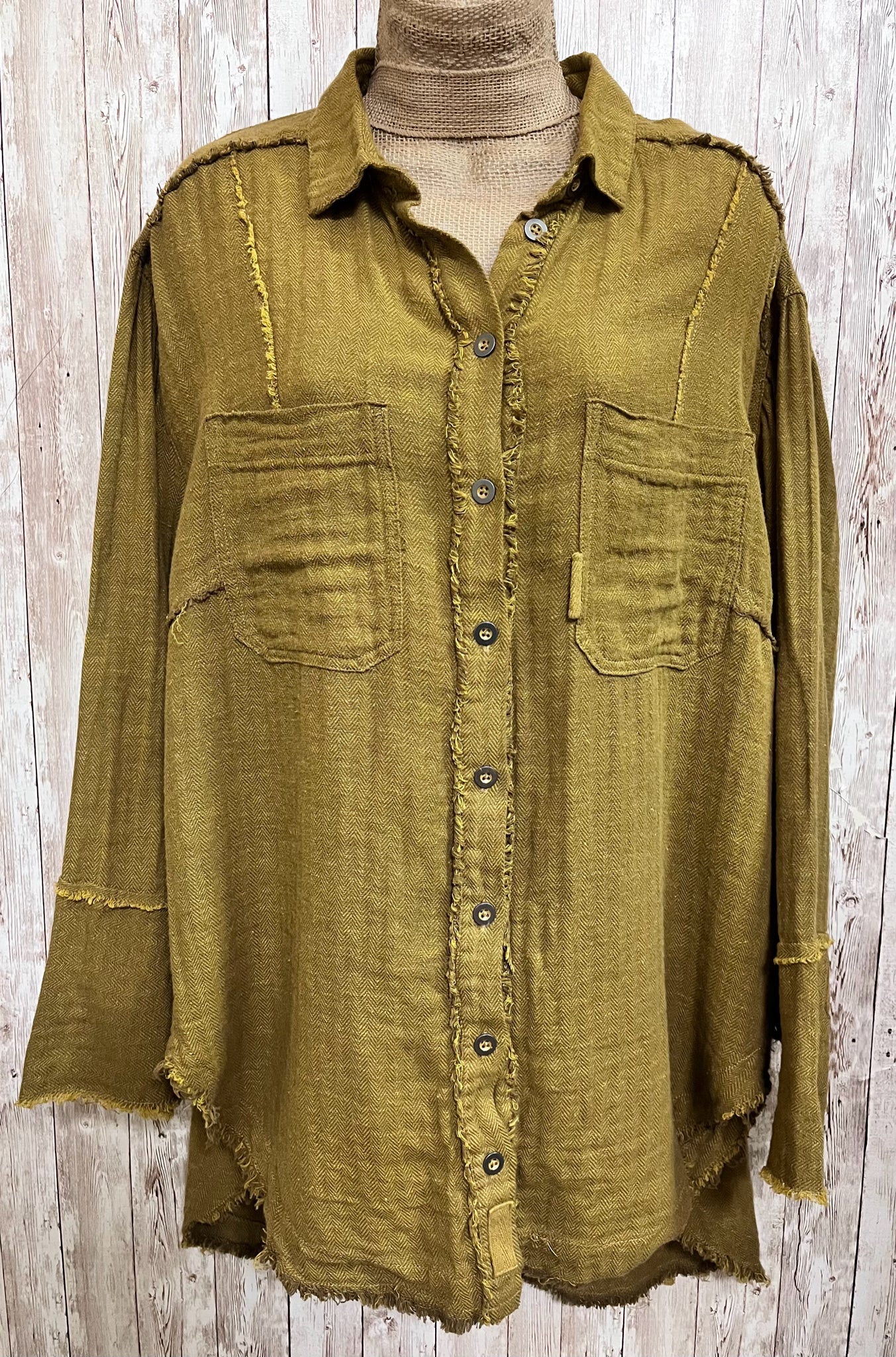 WE THE FREE Size M DARK MUSTARD Top