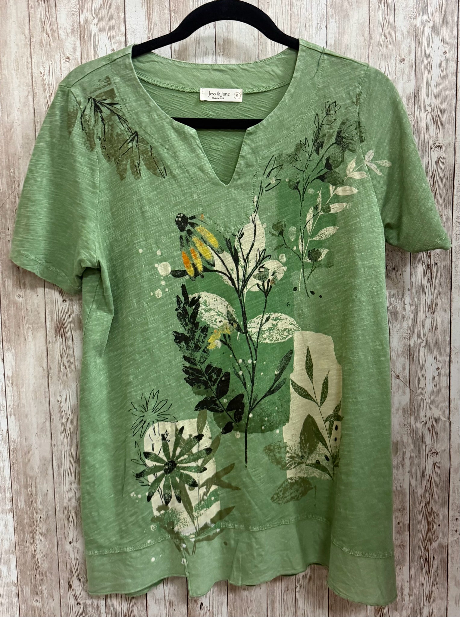 Size S JESS & JANE Green Top
