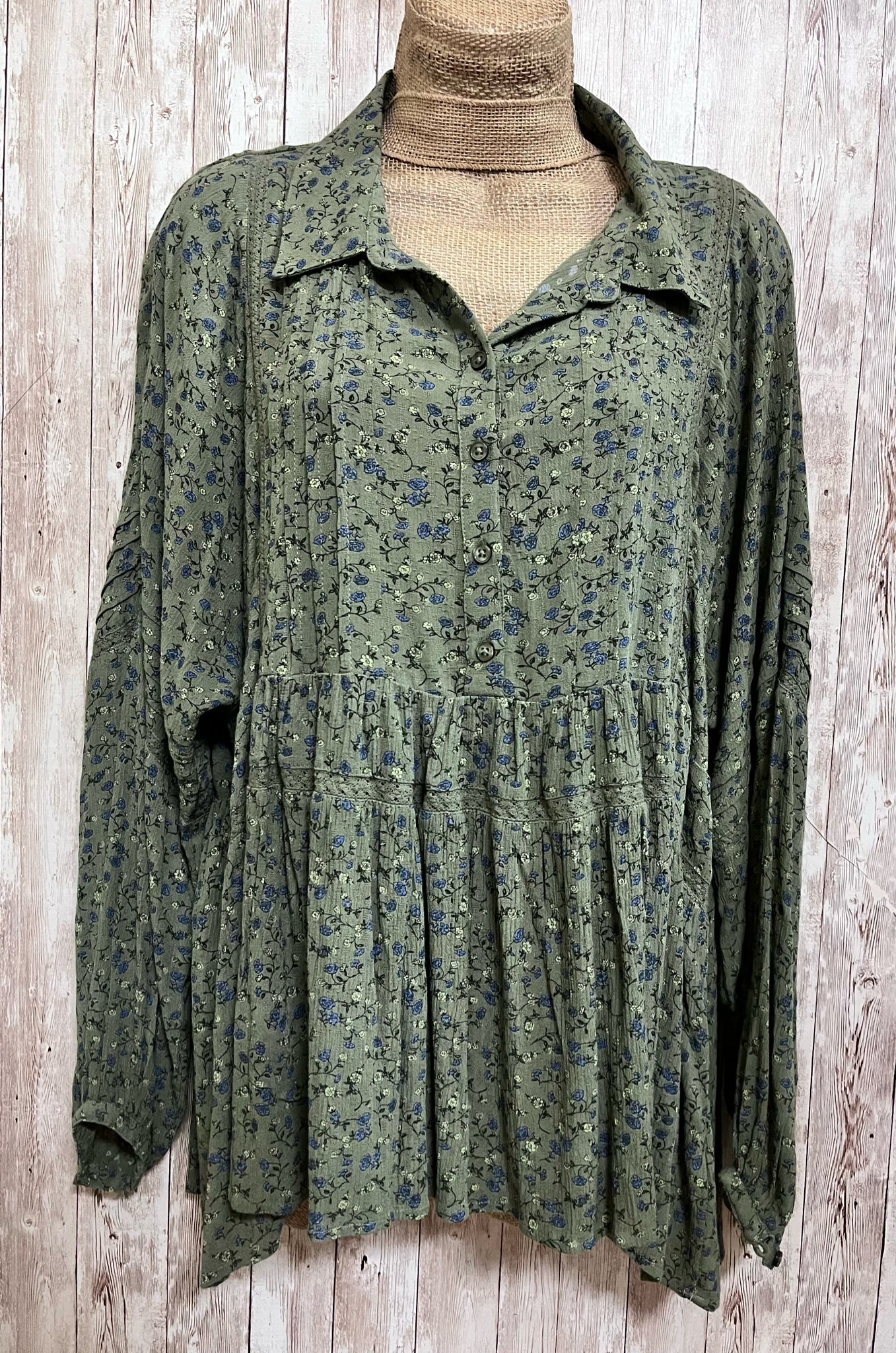 Size S LUCKY BRAND Olive Print Top