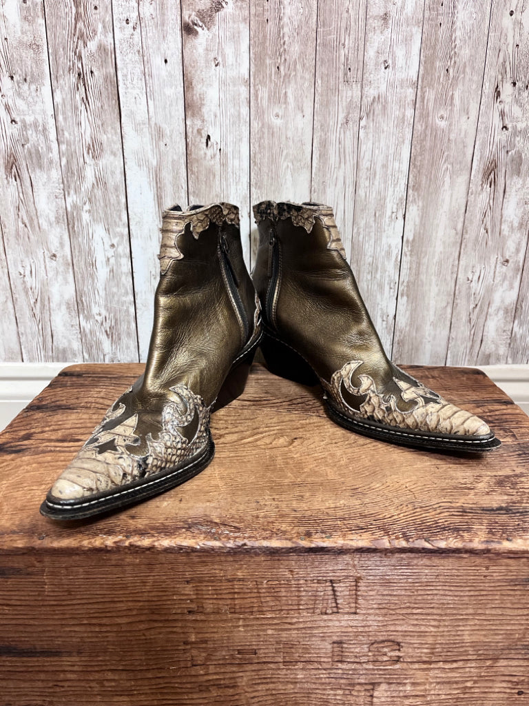 GOLD METALLIC DONALD J PLINER 6 Boots