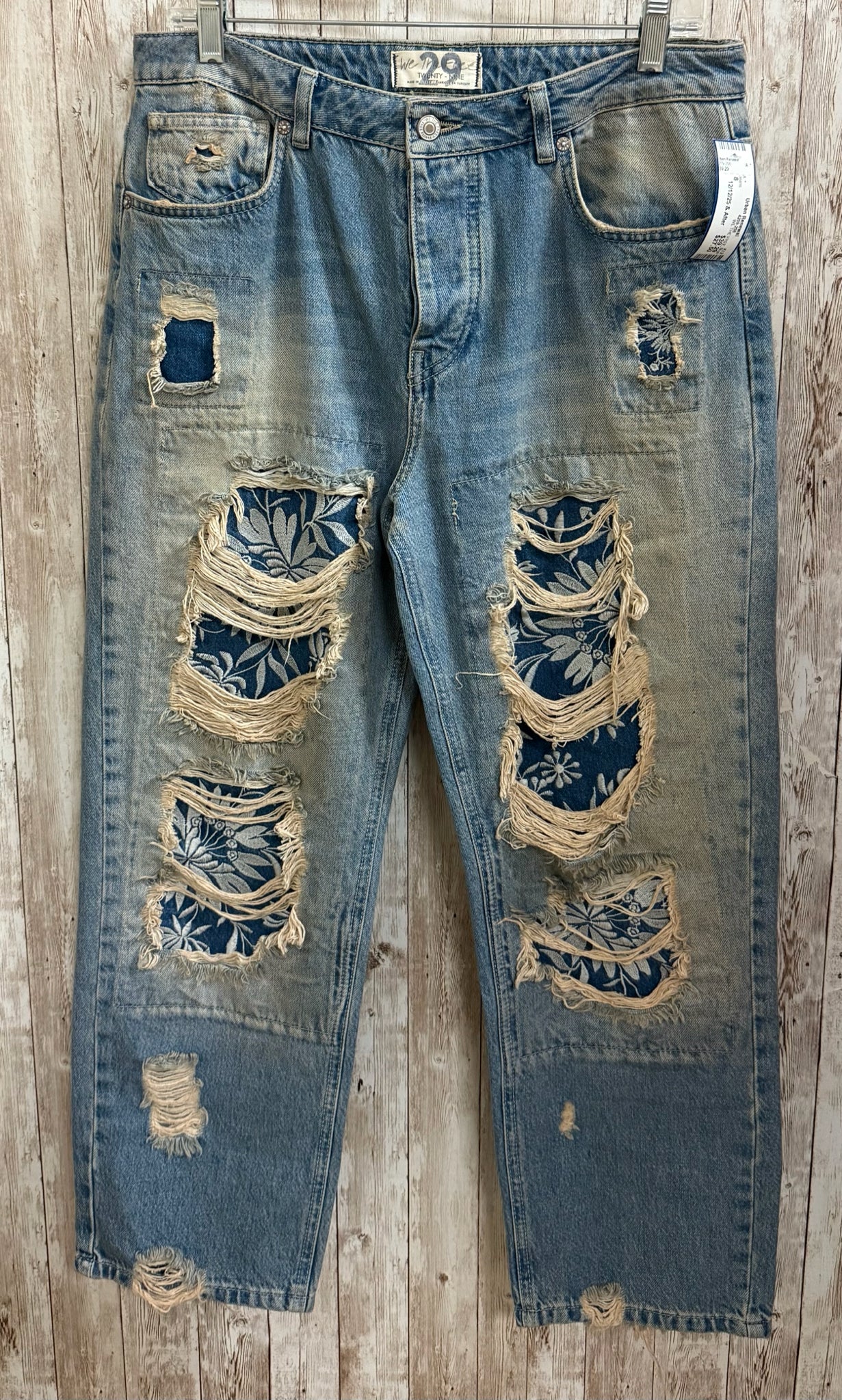 WE THE FREE Size 8 Blue Jeans