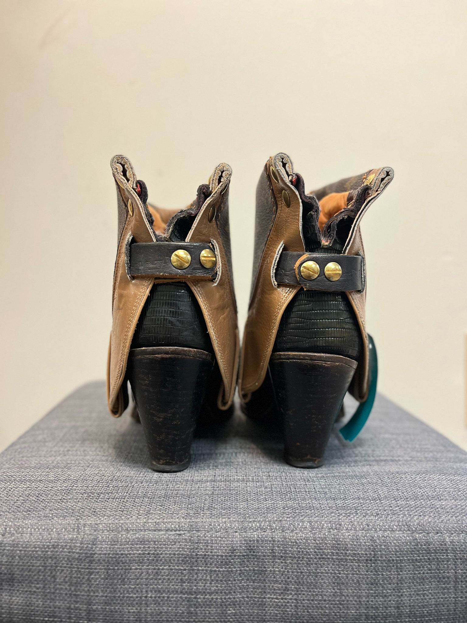 7 BLACK AND BROWN Boots