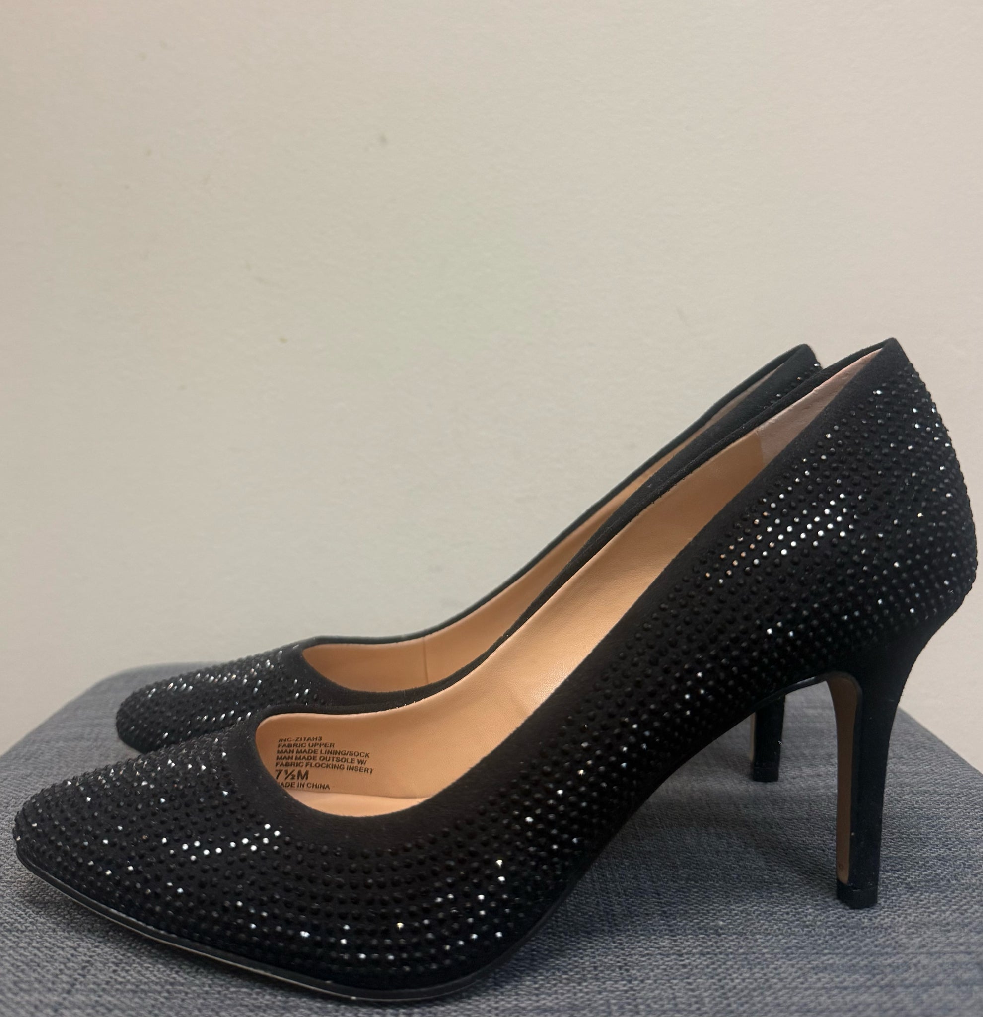 7.5 INC Black SHOES