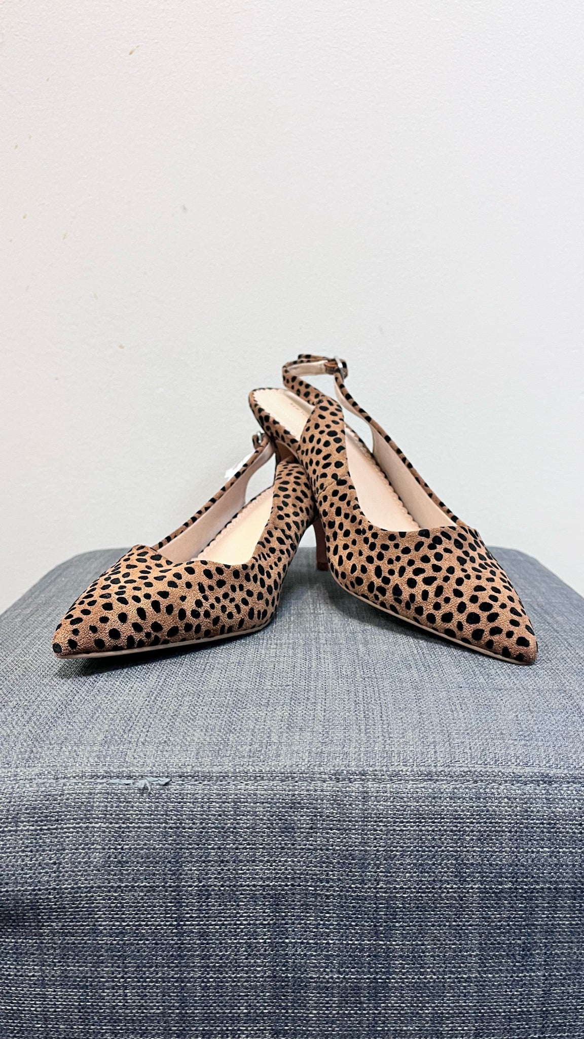 9.5 ISAAC MIZRAHI NY Animal Print SHOES