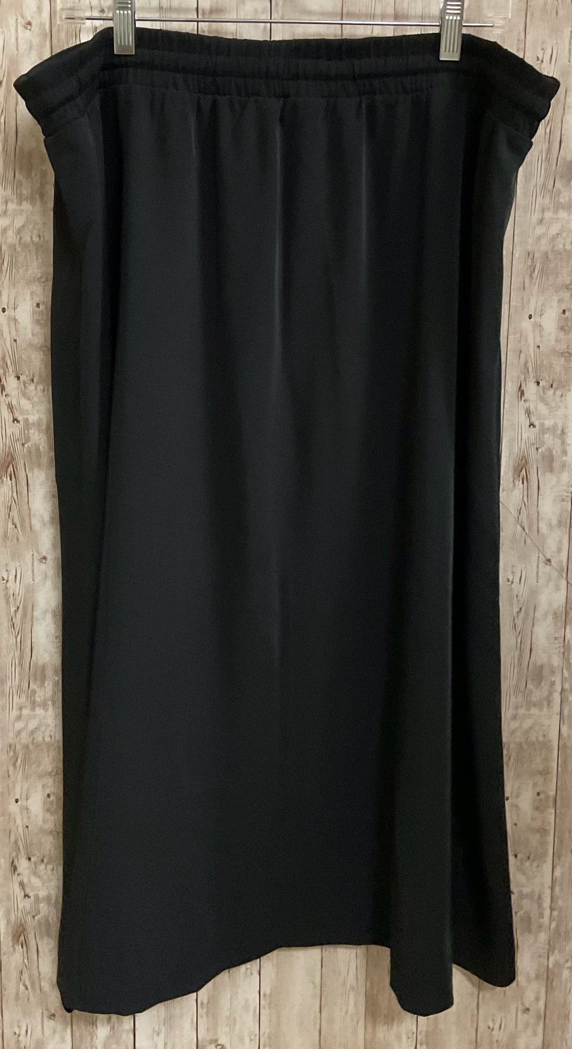 Size 1X SPANX Black Skirt