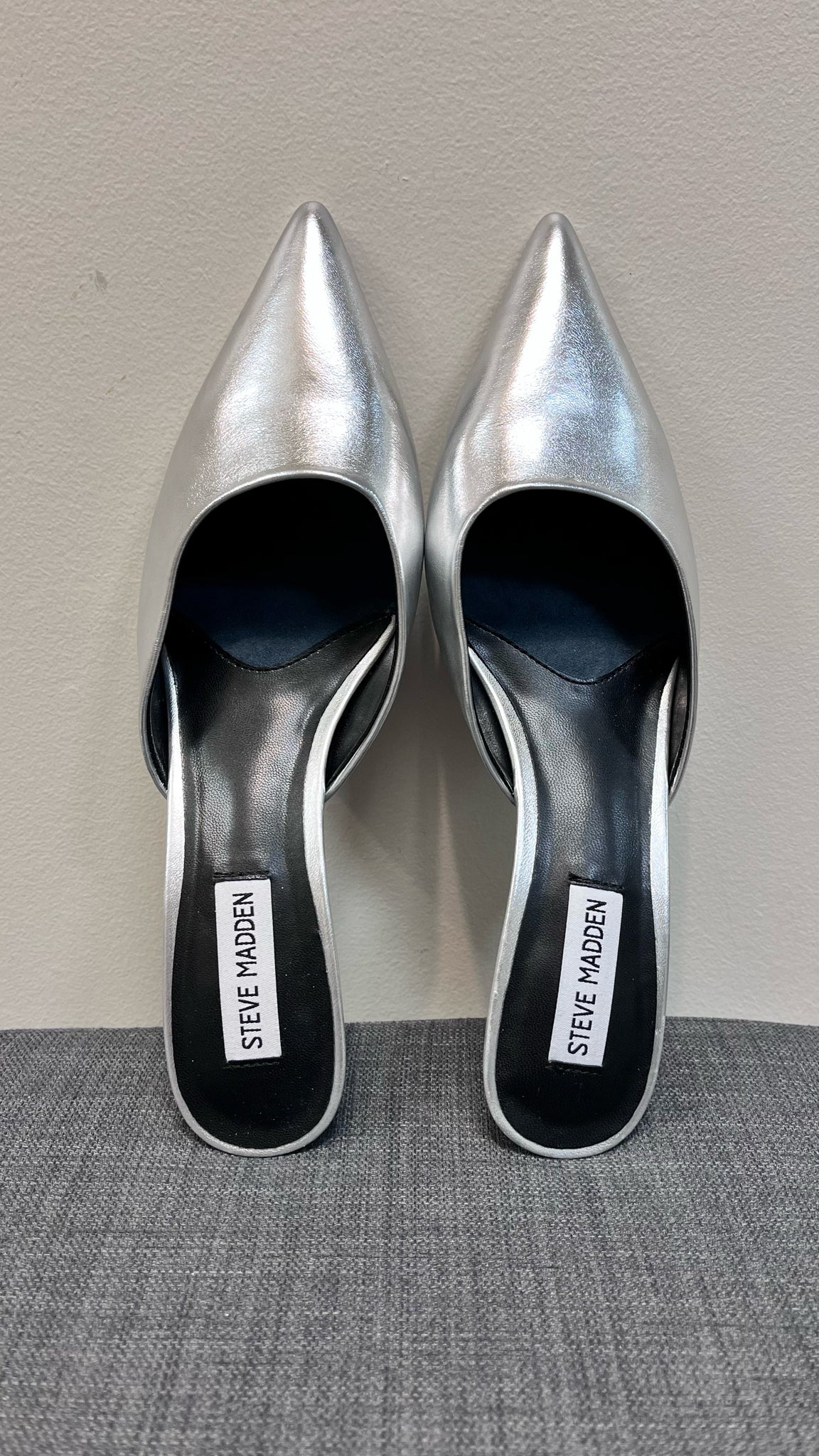 9.5 STEVE MADDEN Silver SHOES