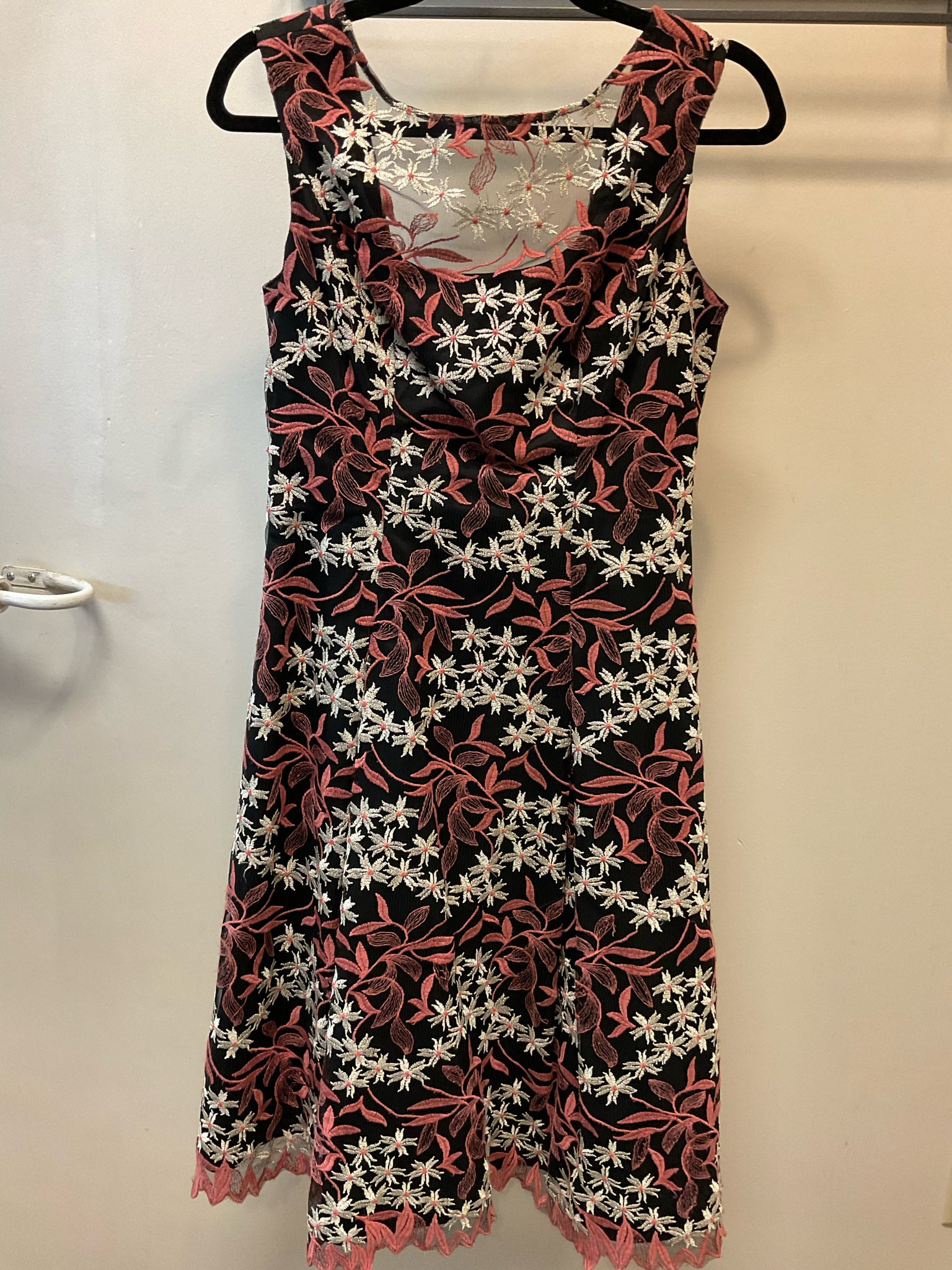 Size 2 AIDAN MATTOX black and pink Dress