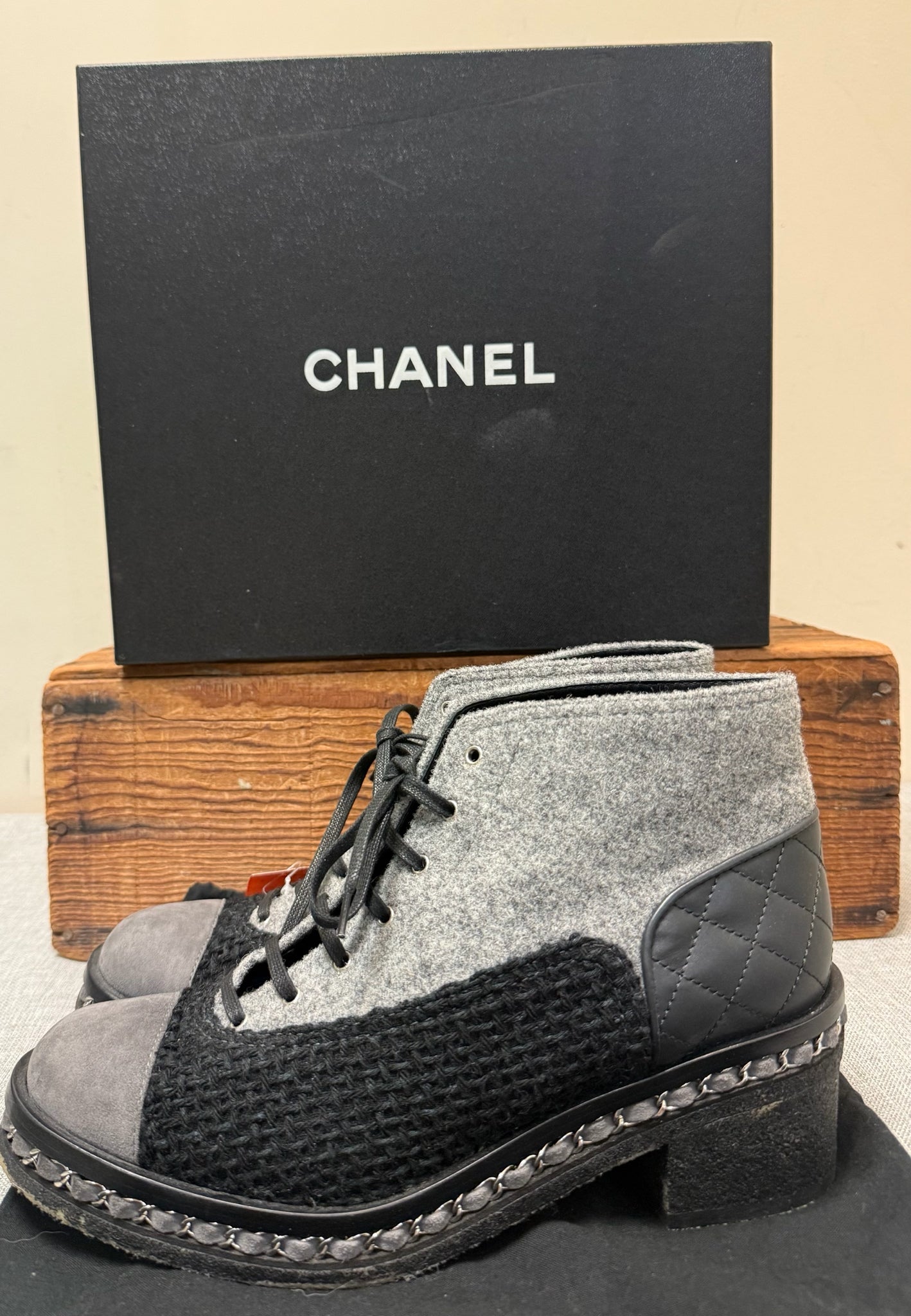 CHANEL 10 gray and black Boots