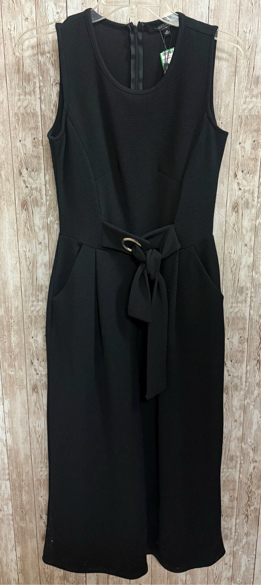 Size M ROMEO & JULIET Black Jumper