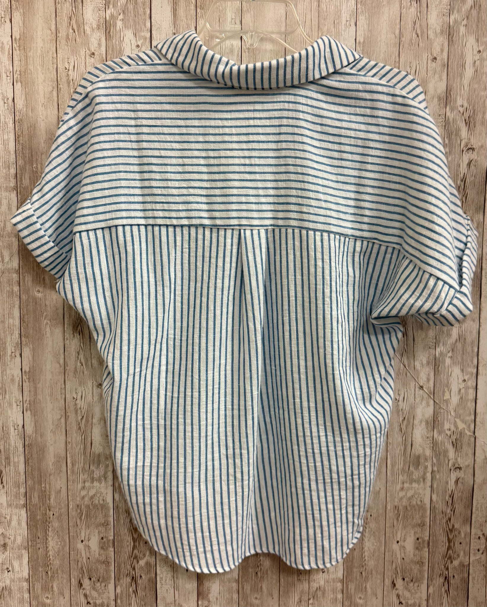 Size L MONTEAU WHITE AND BLUE STRIPE Top