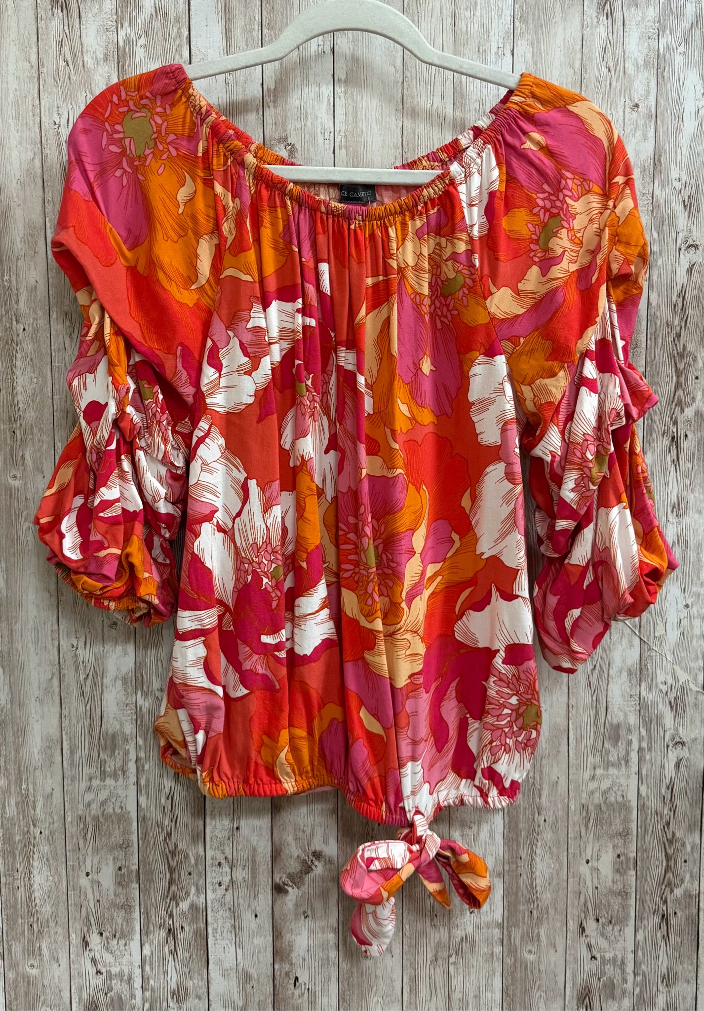 Size S VINCE CAMUTO FUSCHIA FLORAL Top