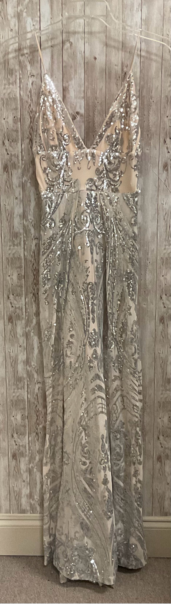 Size M WINDSOR SEQUINS Dress