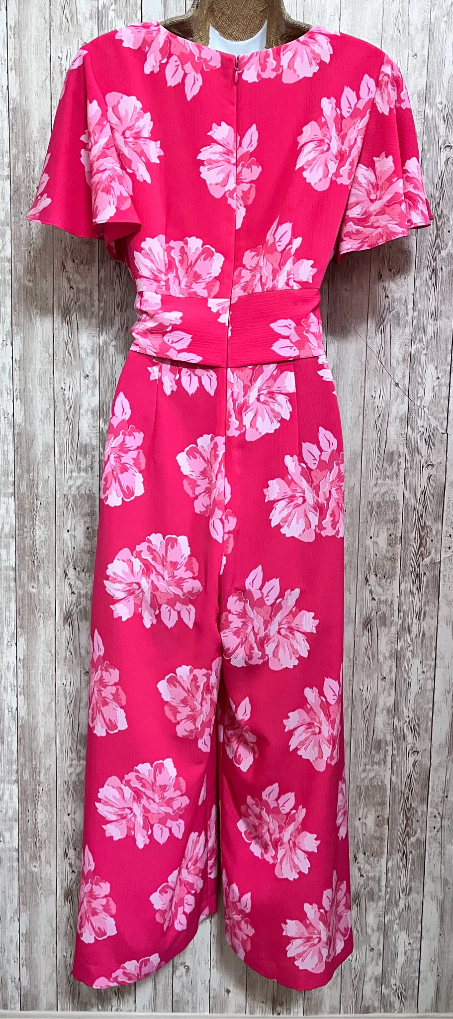 TAHARI Size 4 PINK AND WHITE FLORAL Romper