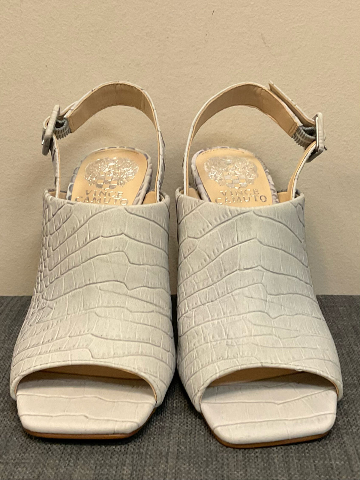 6 VINCE CAMUTO GREY SHOES