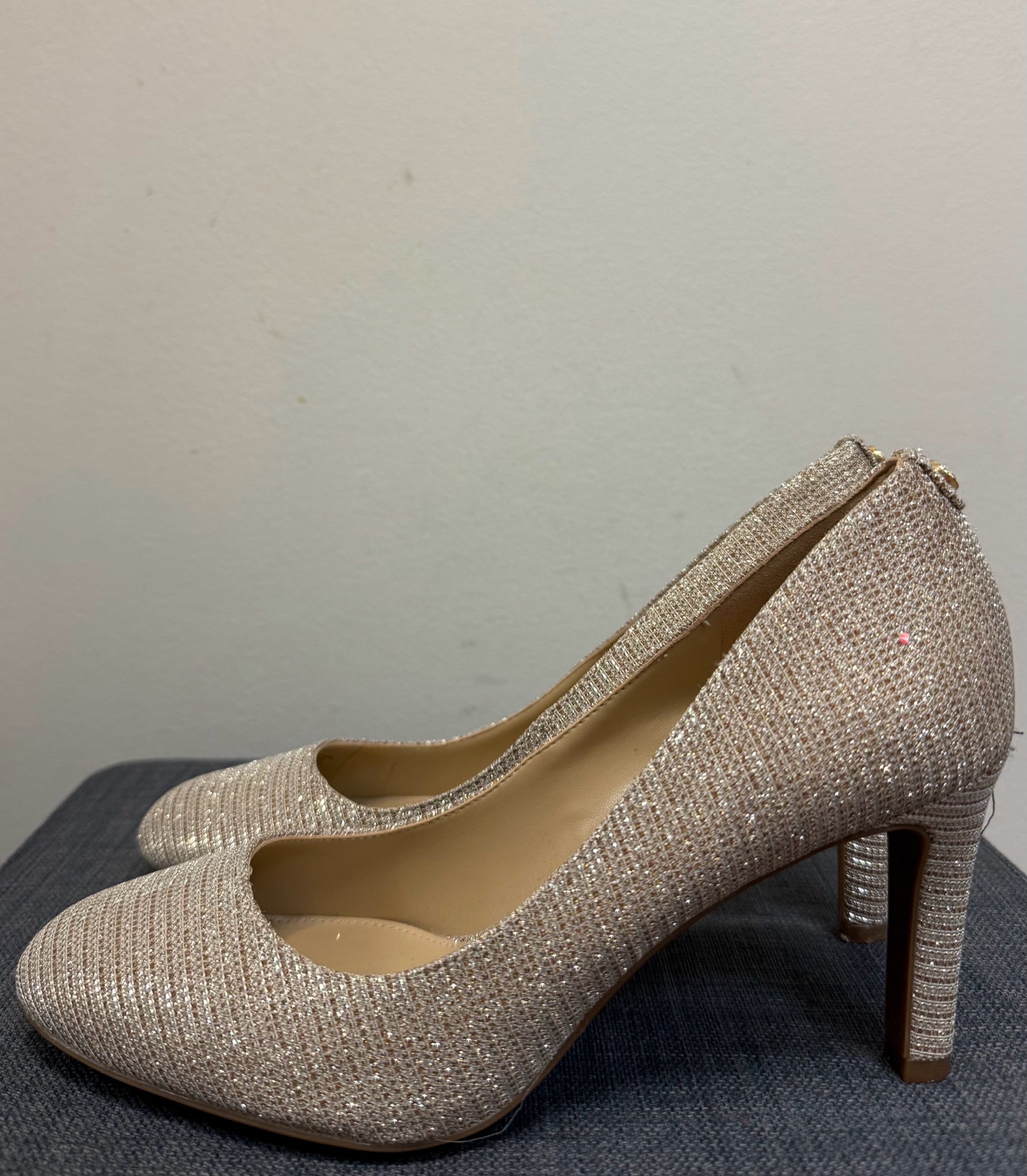 7.5 MICHAEL KORS Gold SHOES