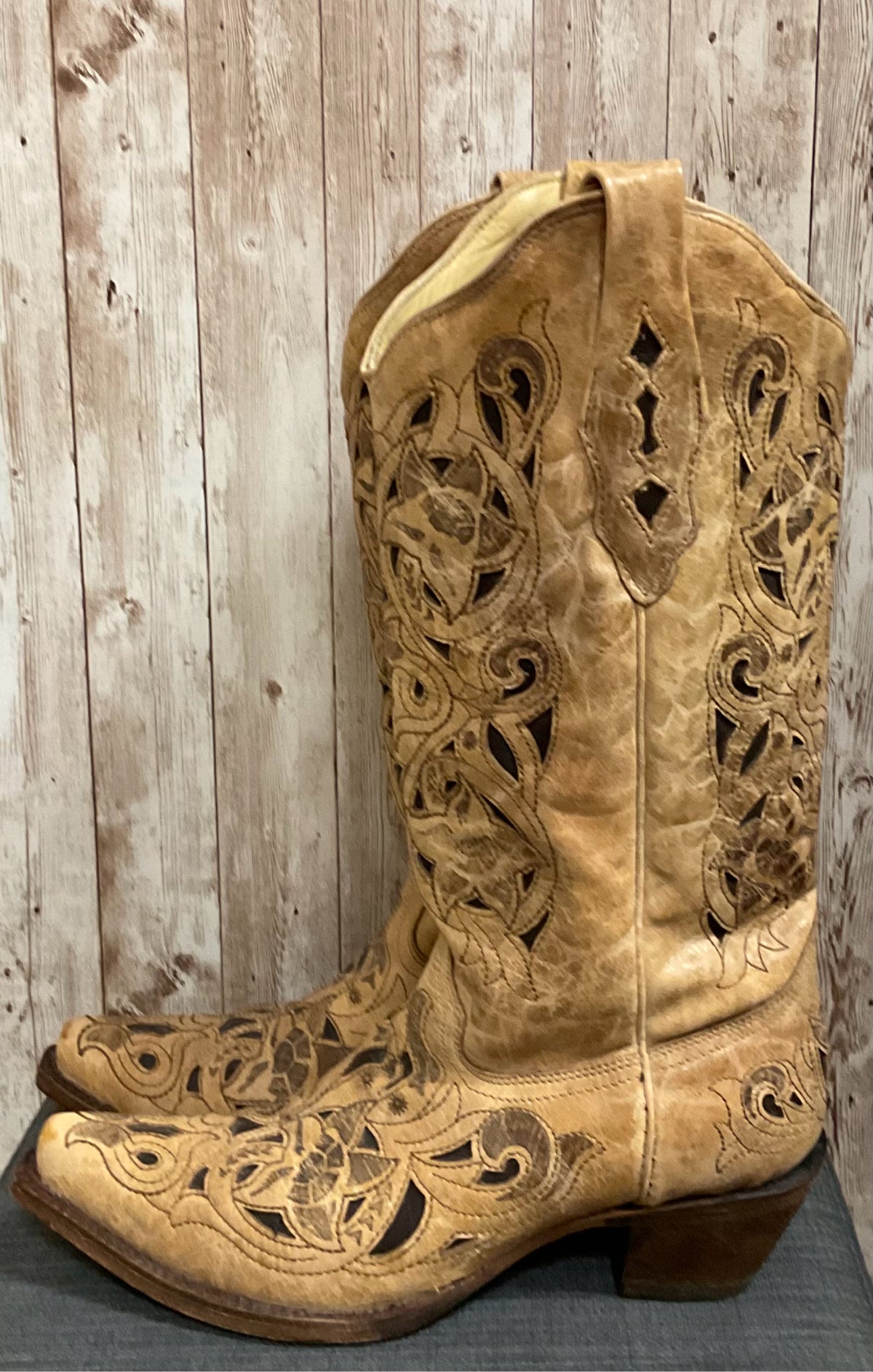 10 CORRAL VINTAGE TAN AND BROWN Boots