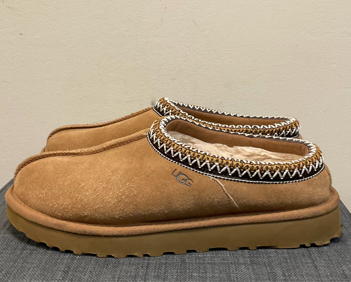 8 UGG LIGHT BROWN SHOES