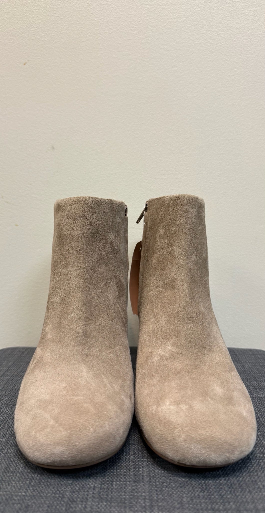 VIONIC 8.5 Taupe Boots