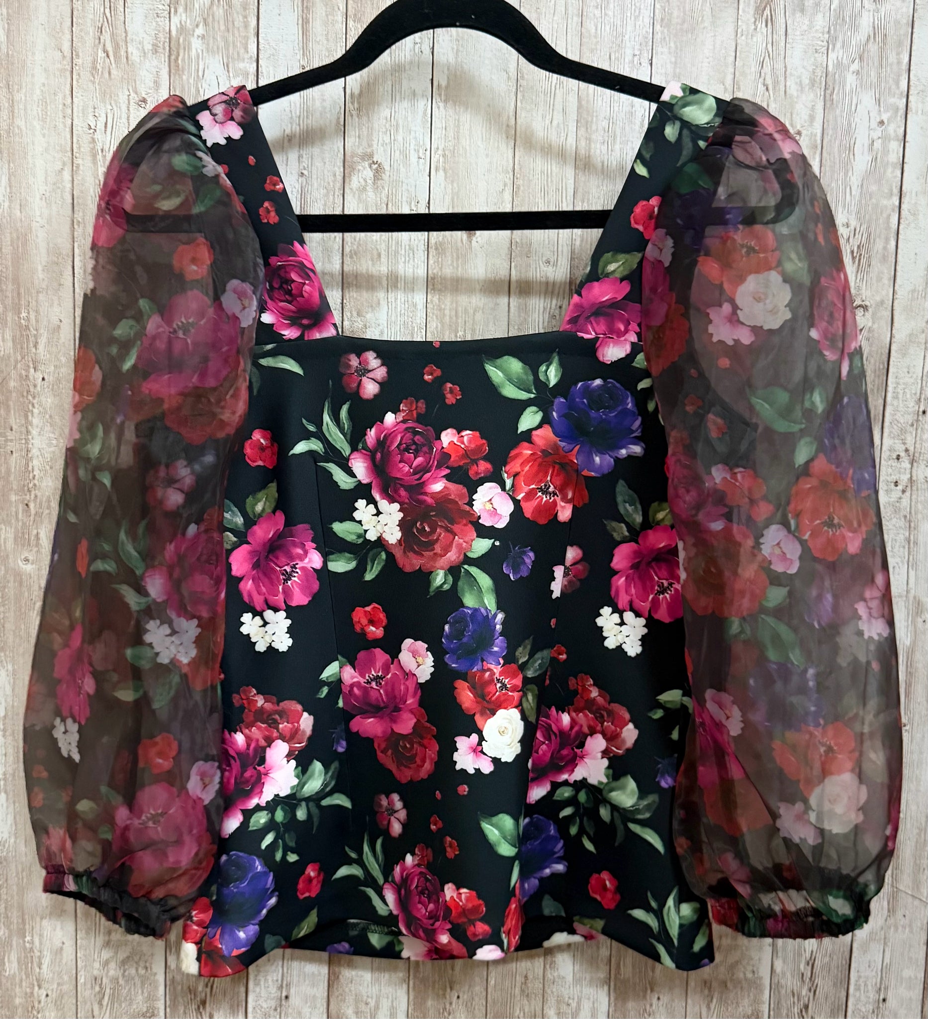 Size S BOSTON PROPER BLACK FLORAL Top