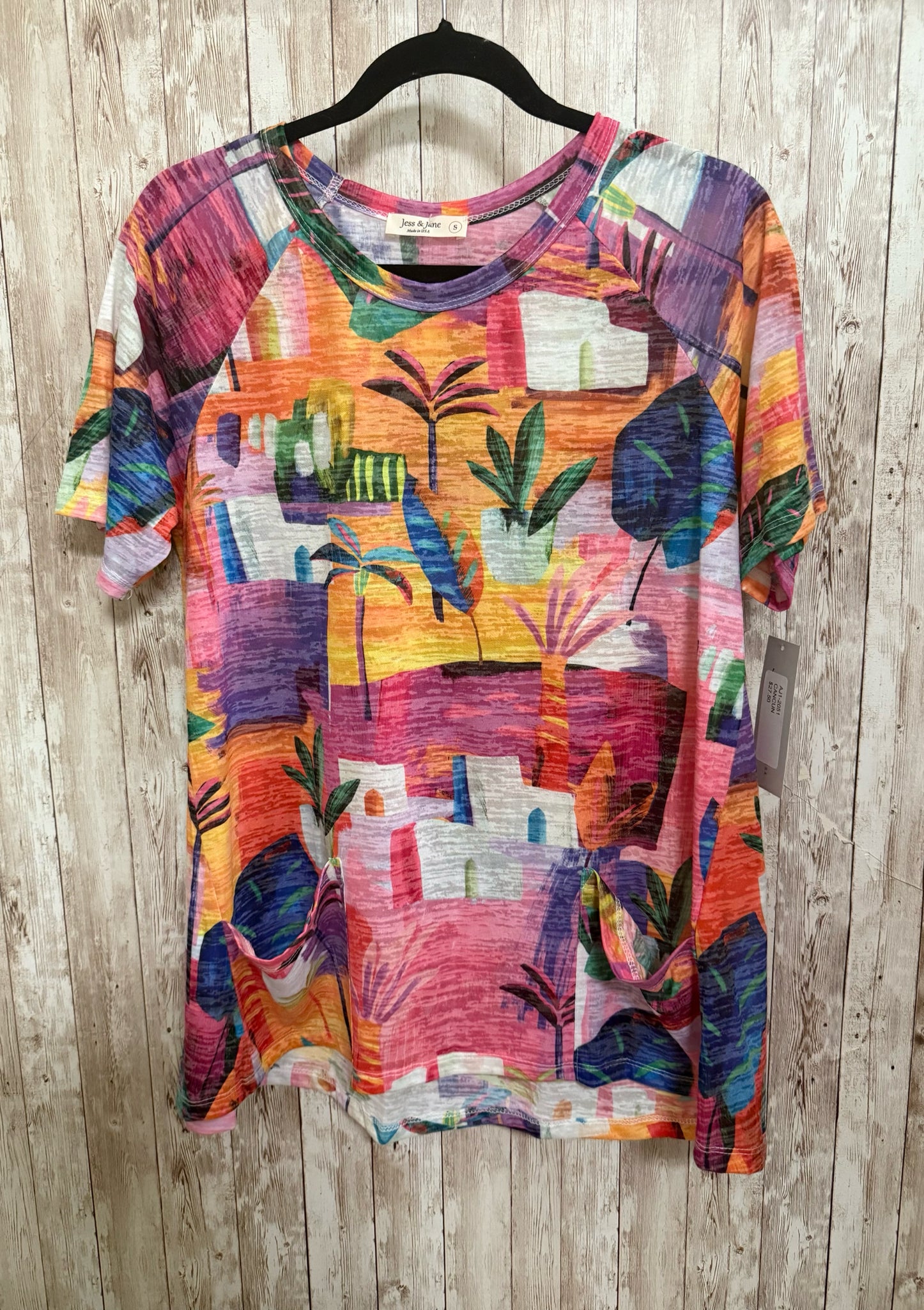 Size S JESS & JANE Pink Print Top