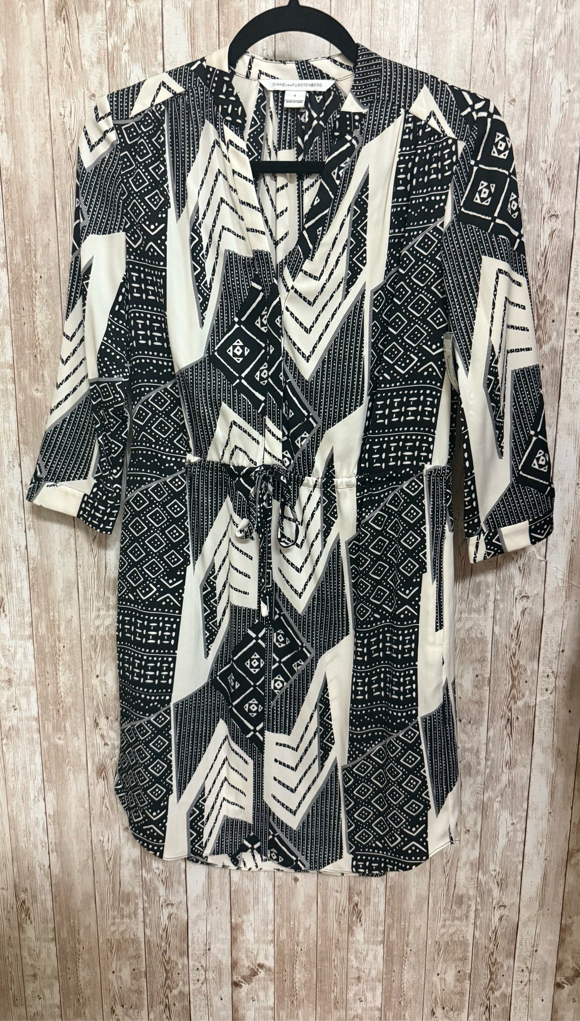 Size 0 DIANE VON FURSTEN White and Black Dress