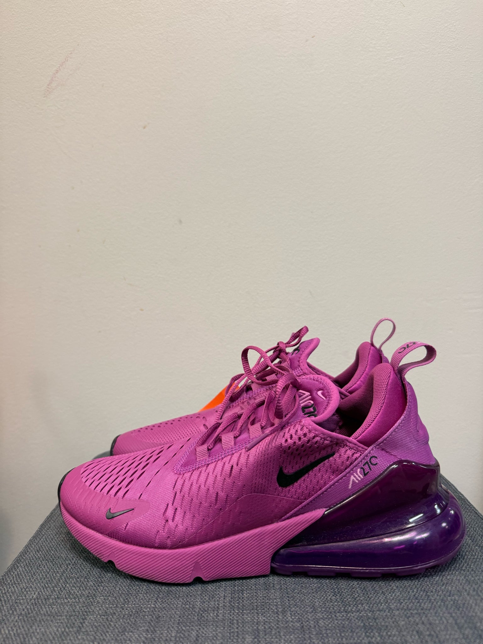 NIKE 8.5 Fuschia SHOES