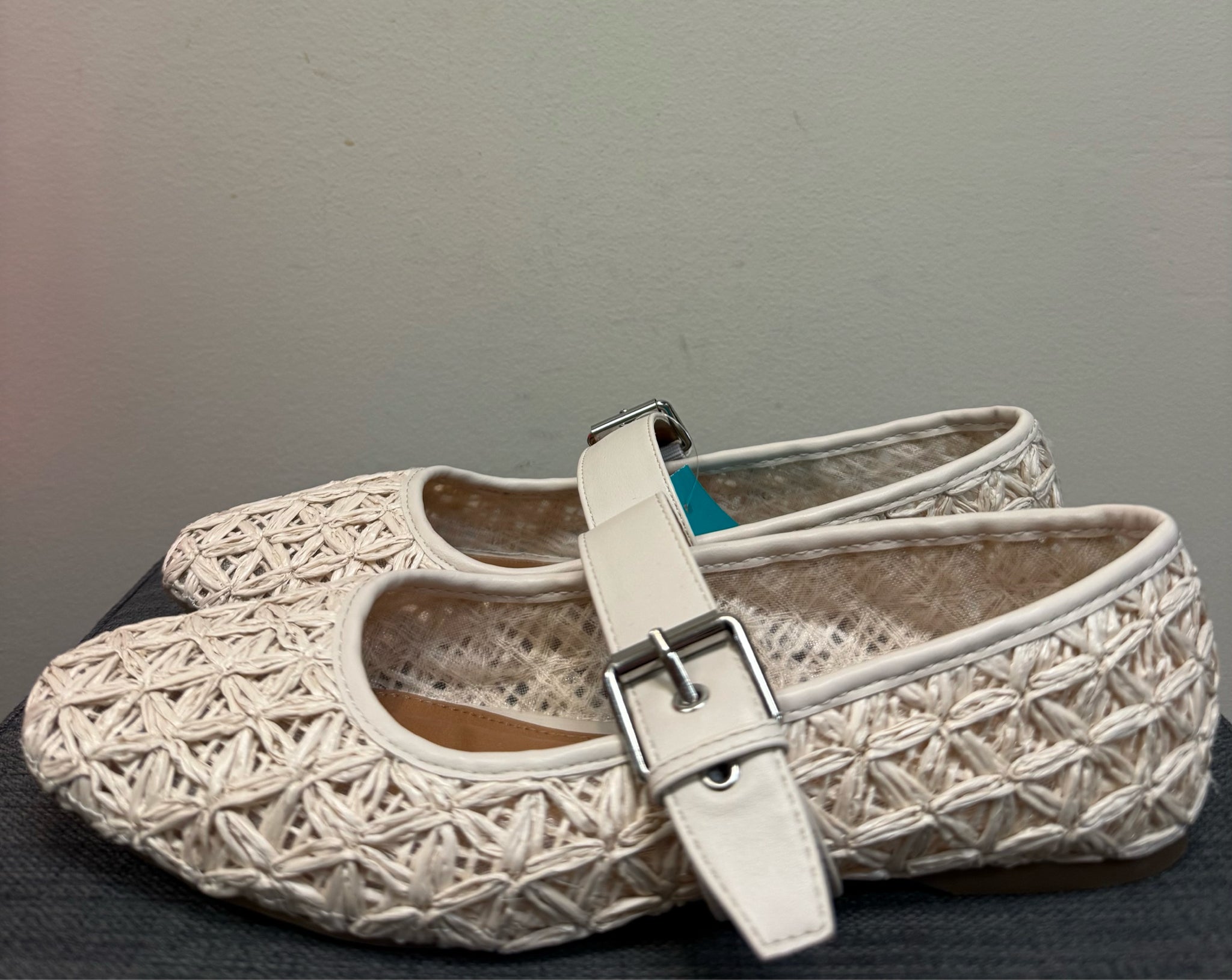8.5 DV BY DOLCE VITA Cream SHOES