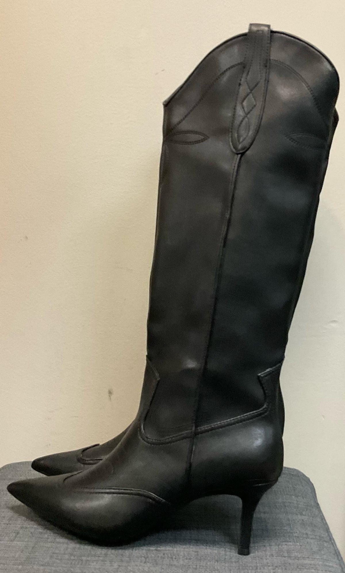 6 INC Black Boots
