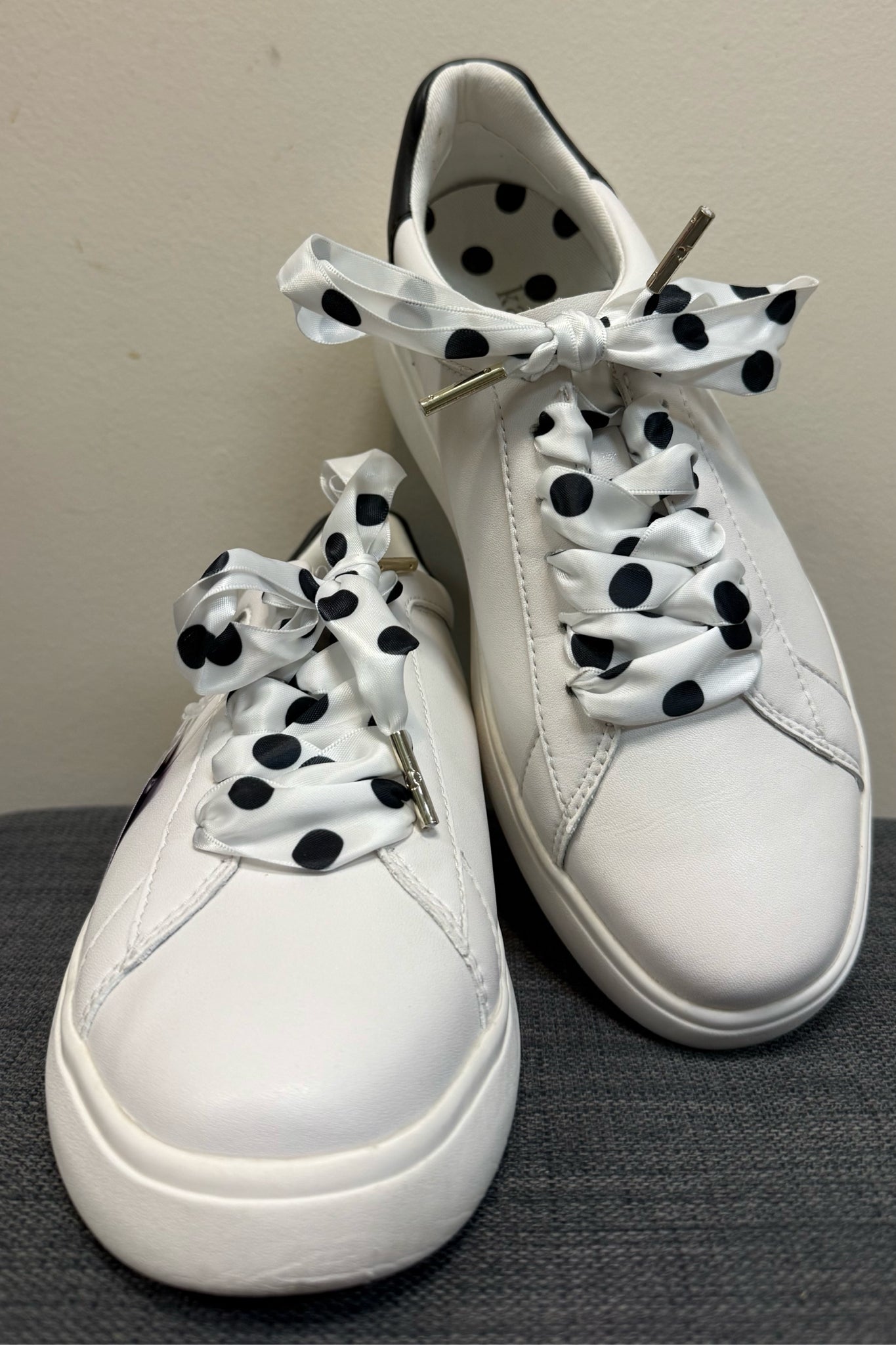 6 KATE SPADE BLACK AND WHITE Sneakers