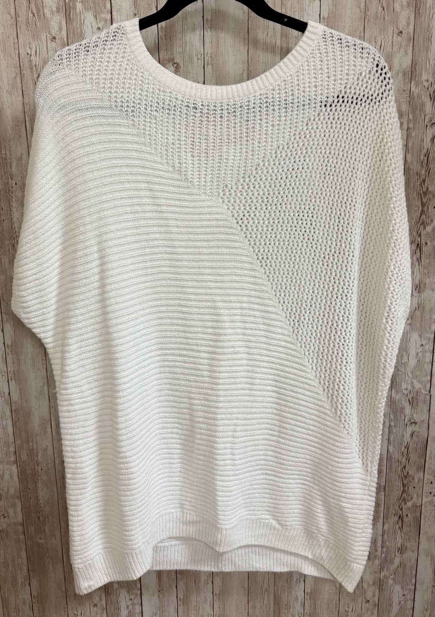 Size M BAREFOOT DREAMS White Sweater