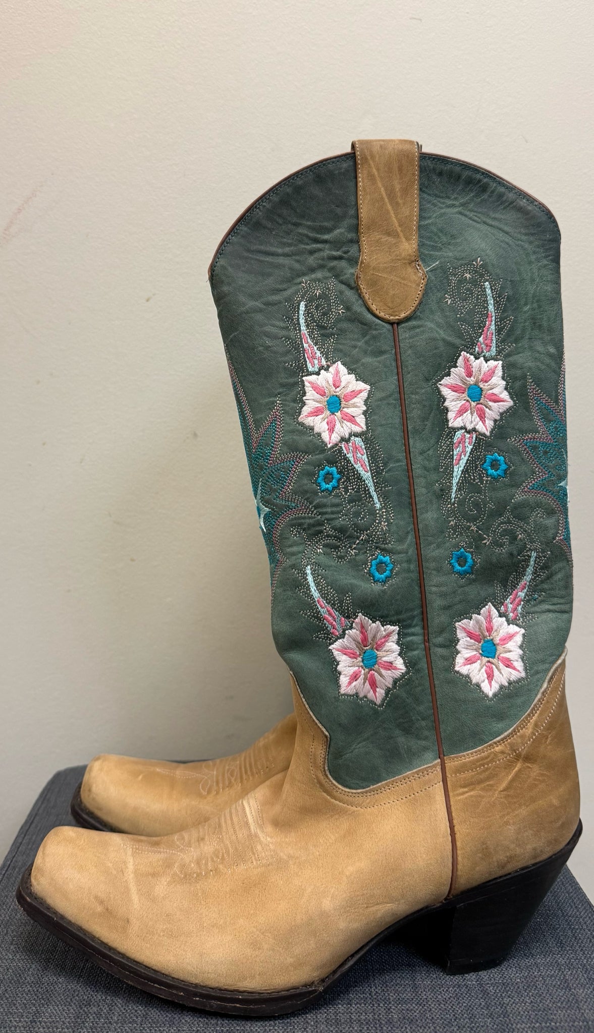 10 BED STU Brown Boots