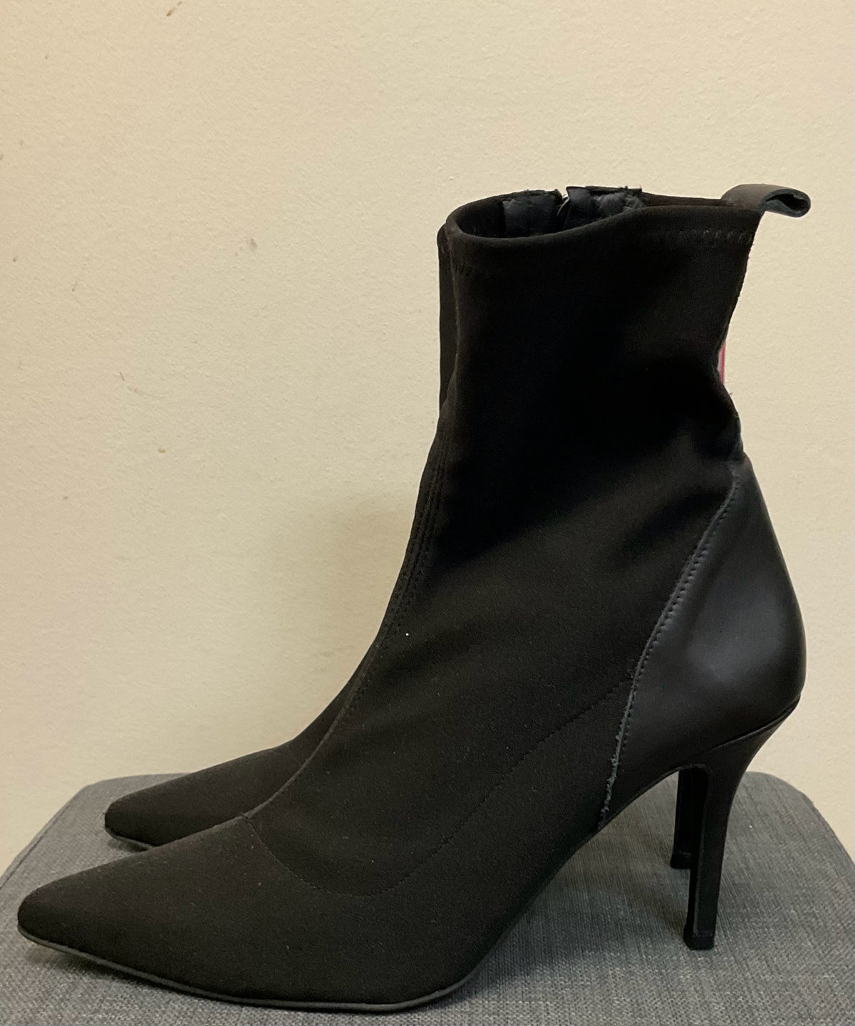 10.5 MINT VELVET Black Boots