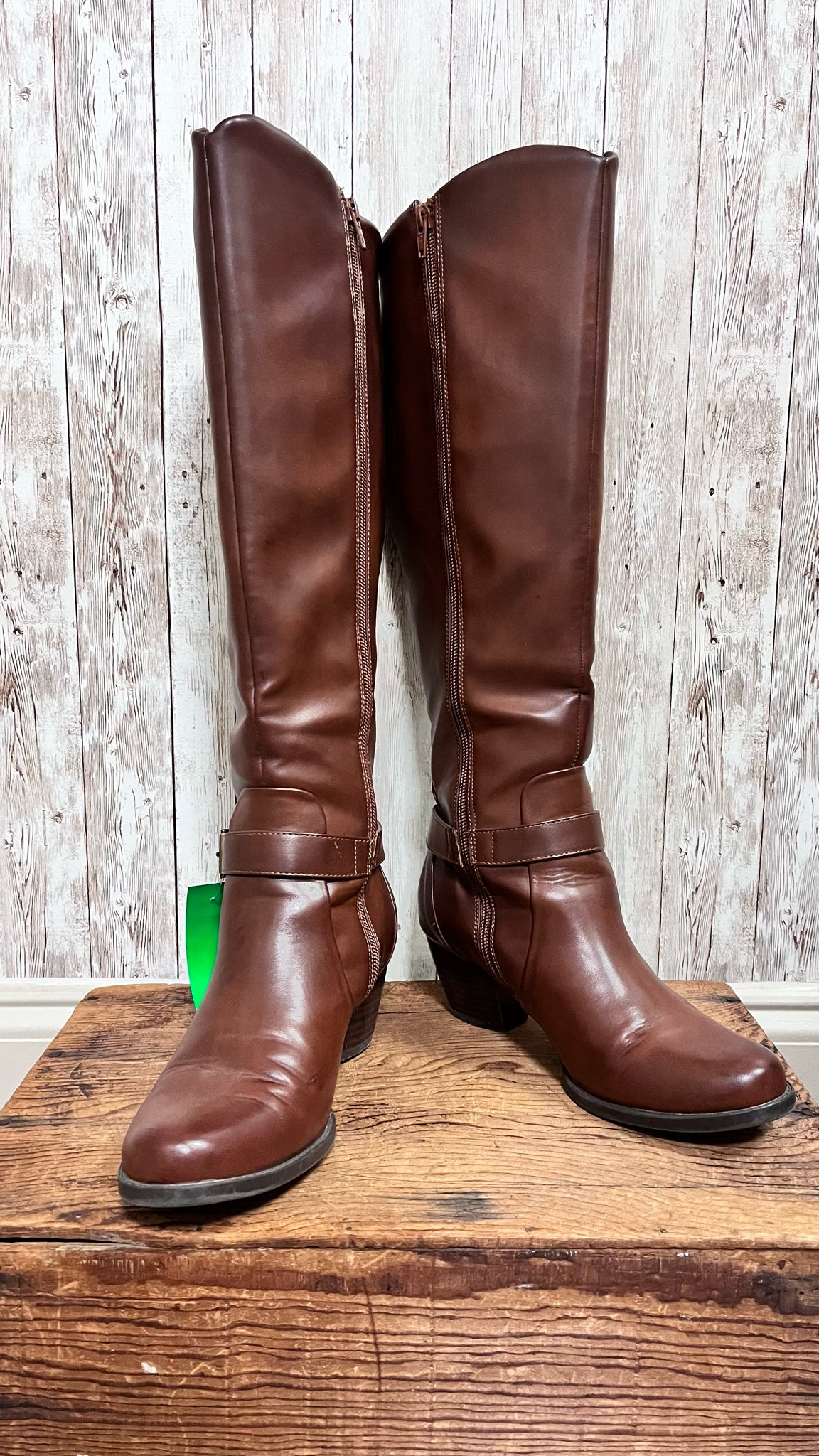 BARETRAPS 8.5 Brown Boots