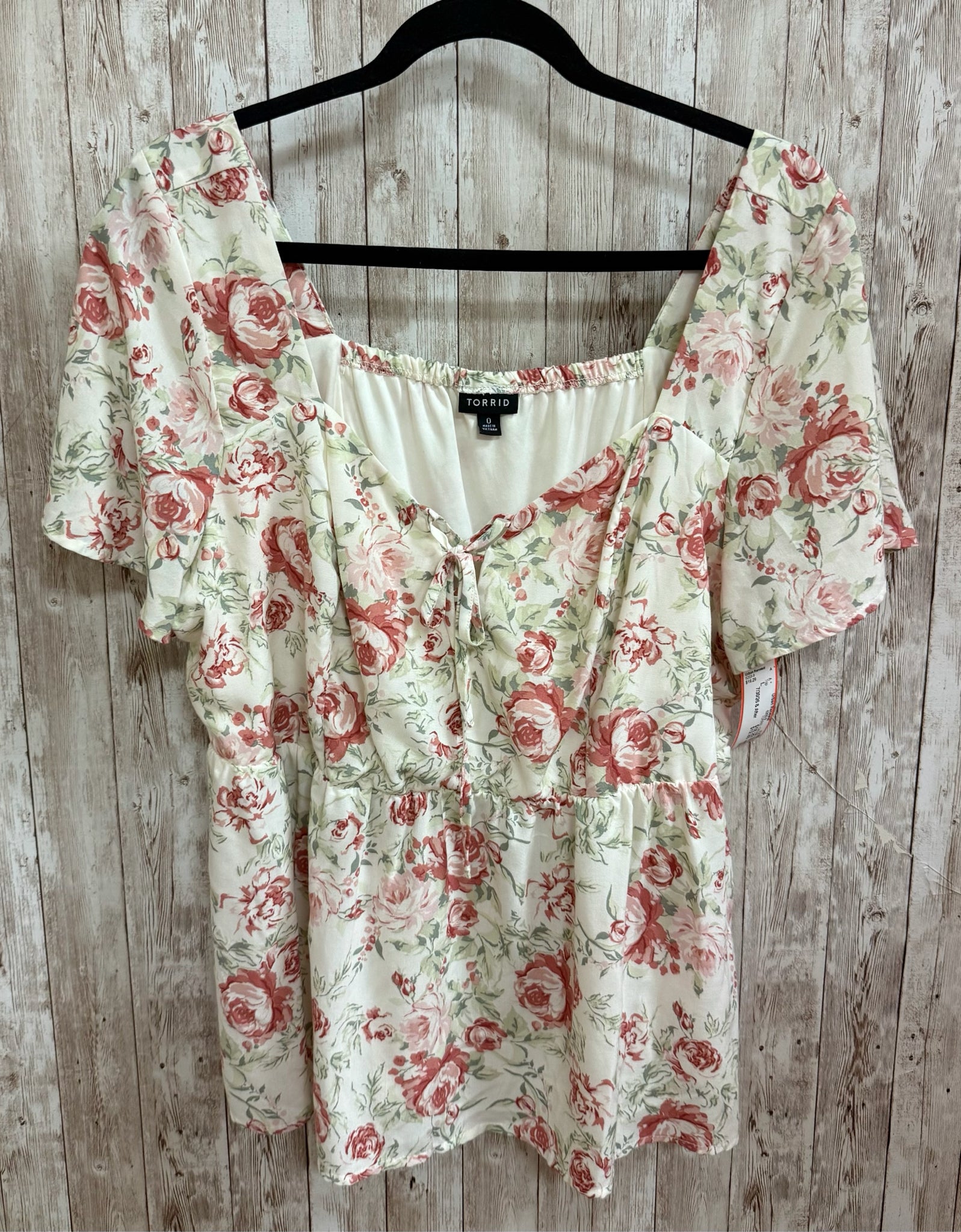 Size L TORRID CREAM FLORAL Top