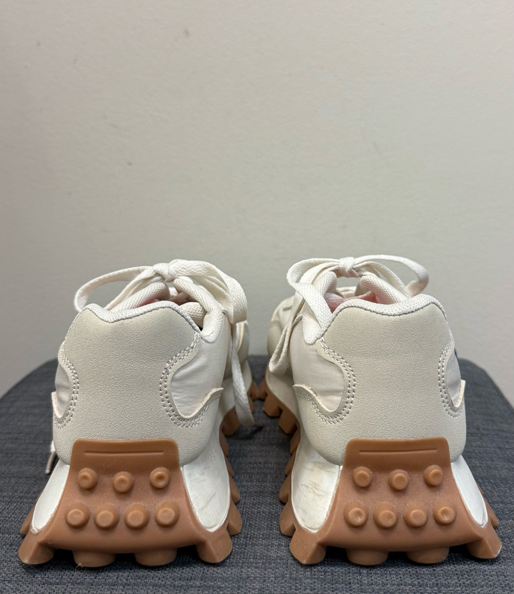 7 COZZY GIRL Beige SHOES