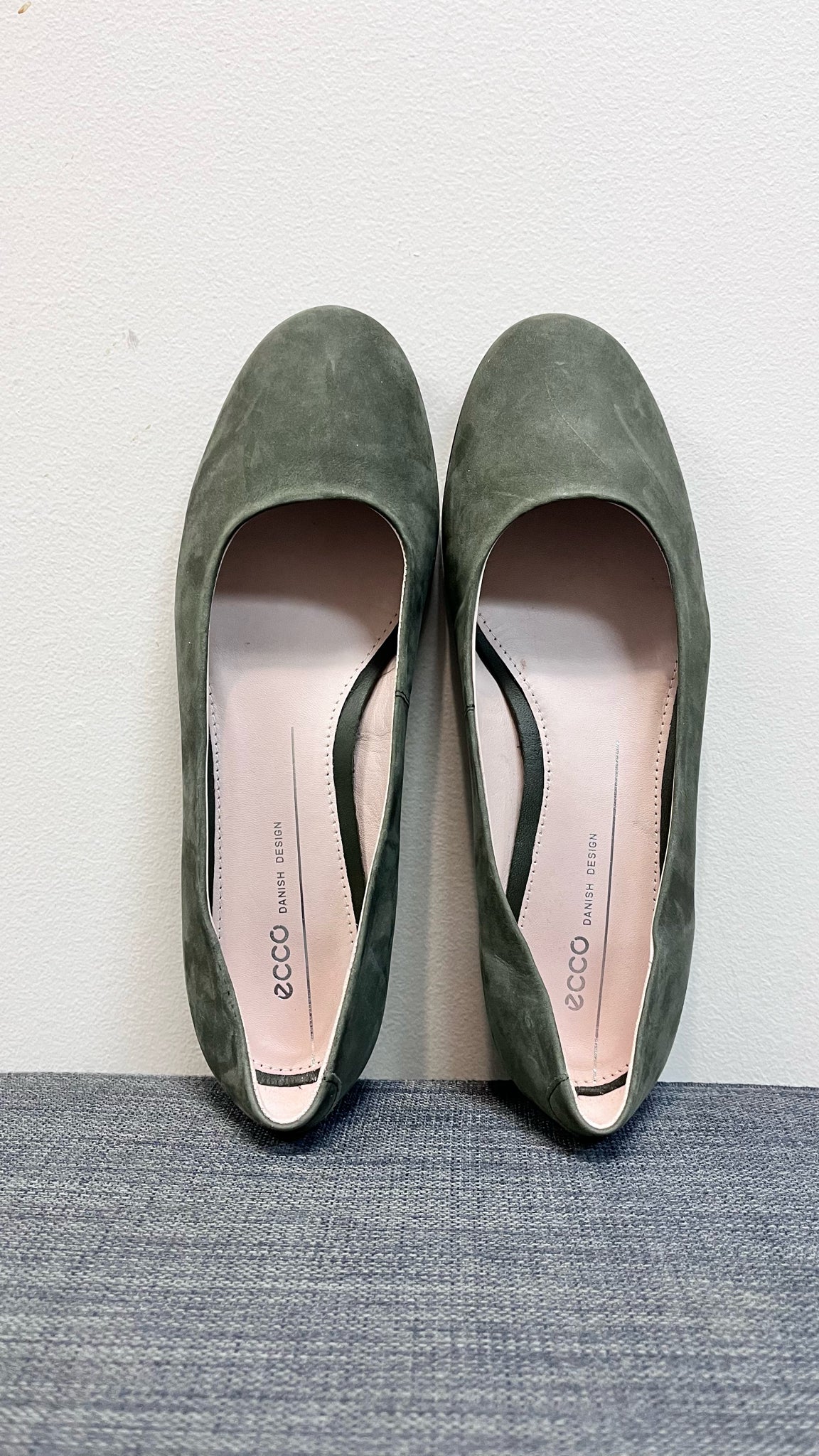 7.5 ECCO SAGE SHOES