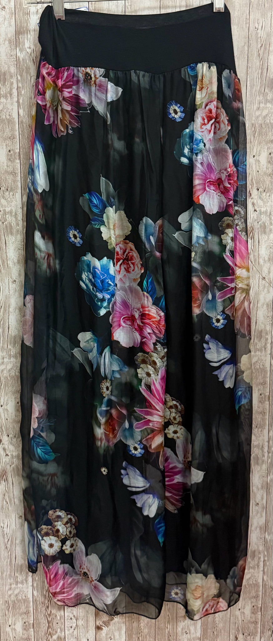 Size One Size MADE IN ITALY BLACK FLORAL Pants