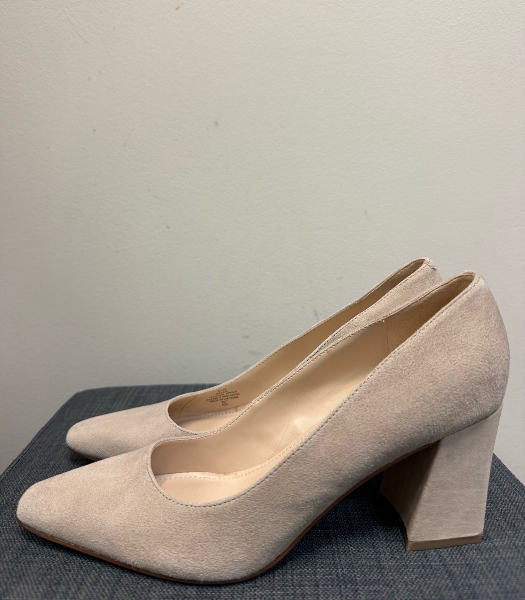 8.5 MARC FISHER Beige Pumps