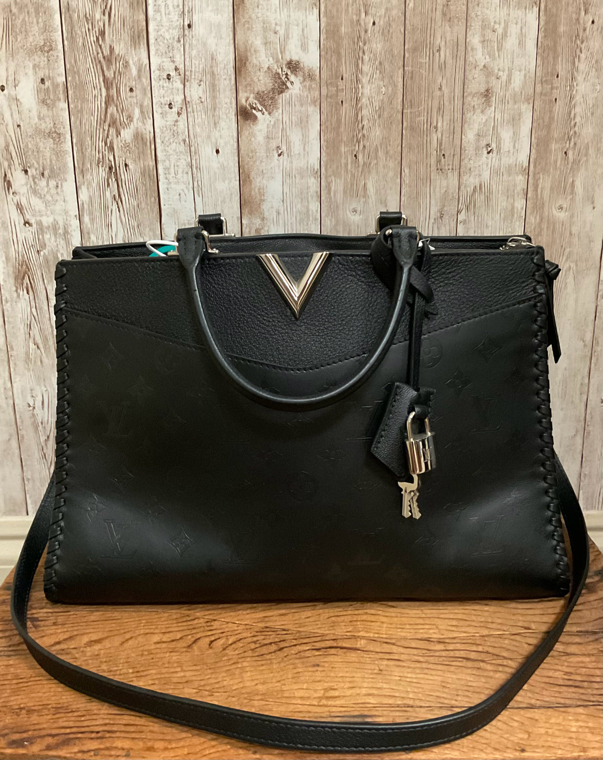 LOUIS VUITTON Tote