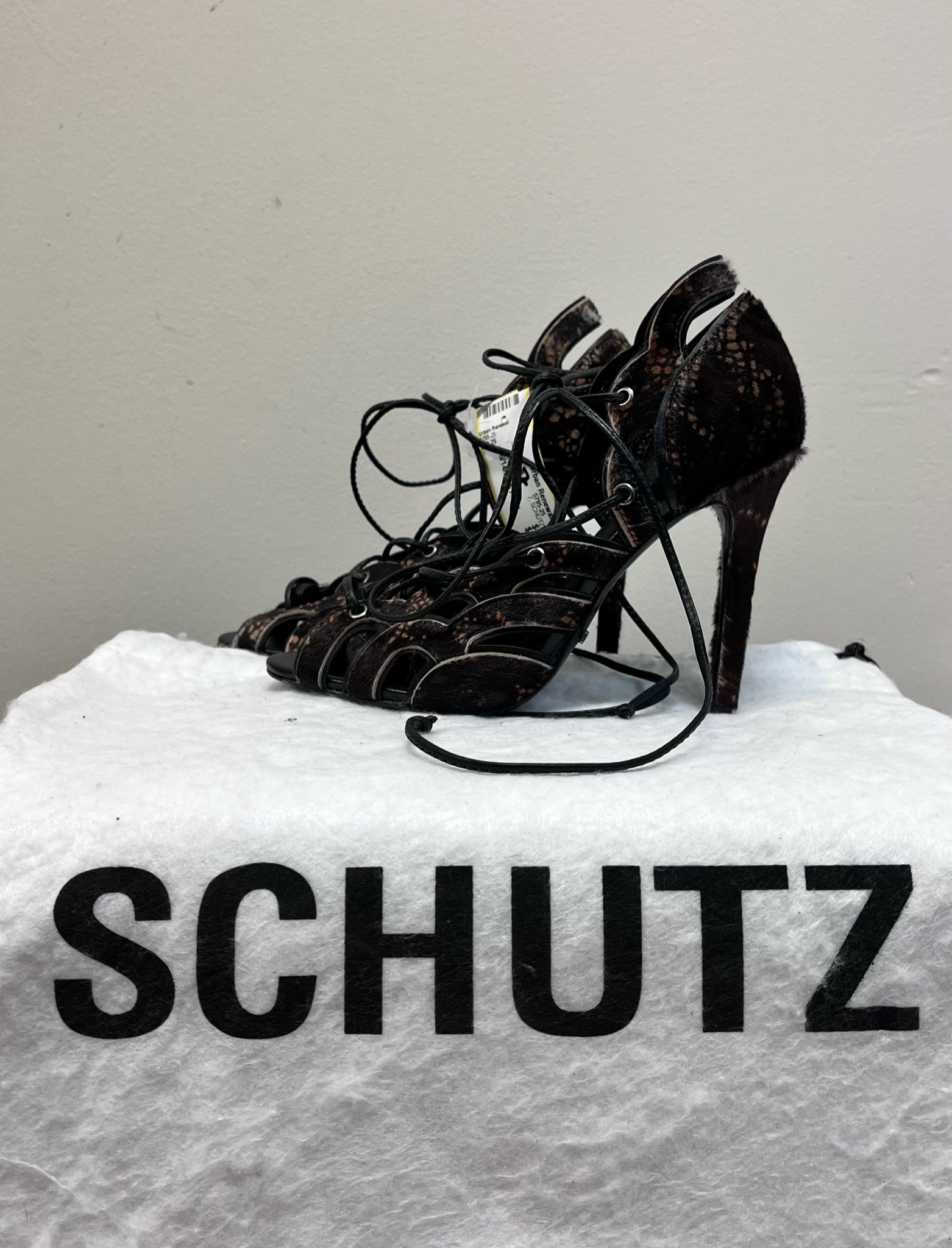 SCHUTZ 7 BROWN ANIMAL Sandals