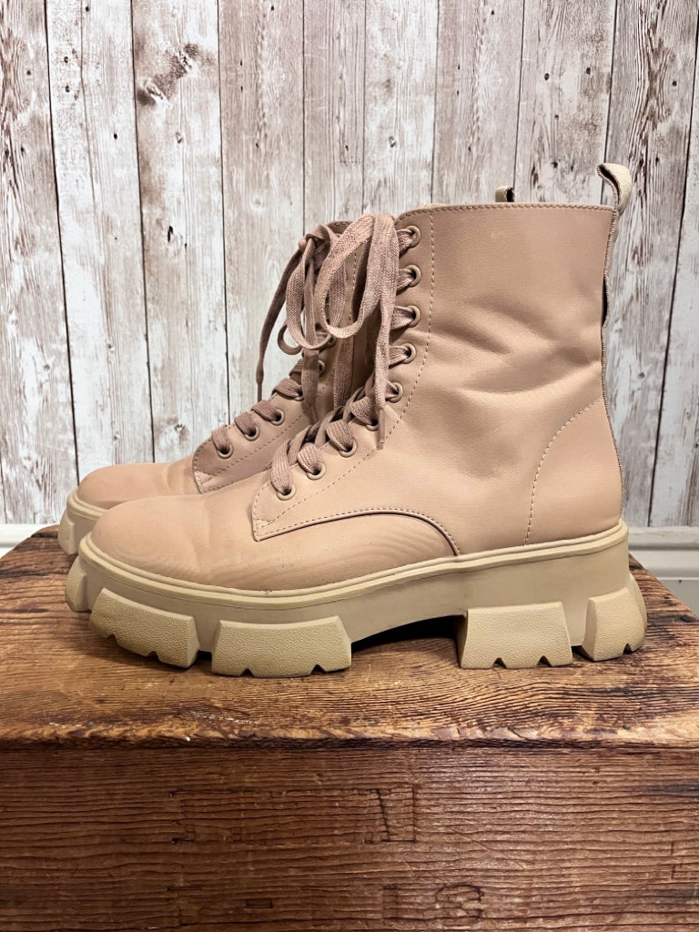 10 STEVE MADDEN Tan Boots