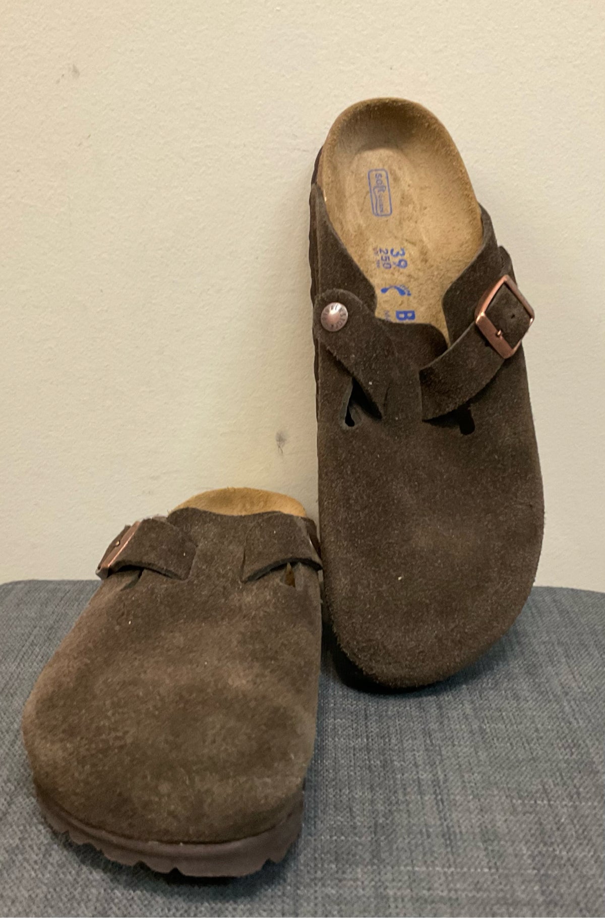 8 BIRKENSTOCK BROWN SUEDE SHOES
