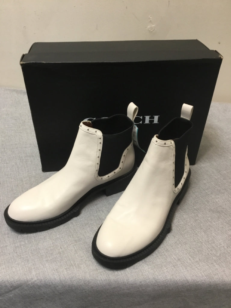 9 COACH White Boots