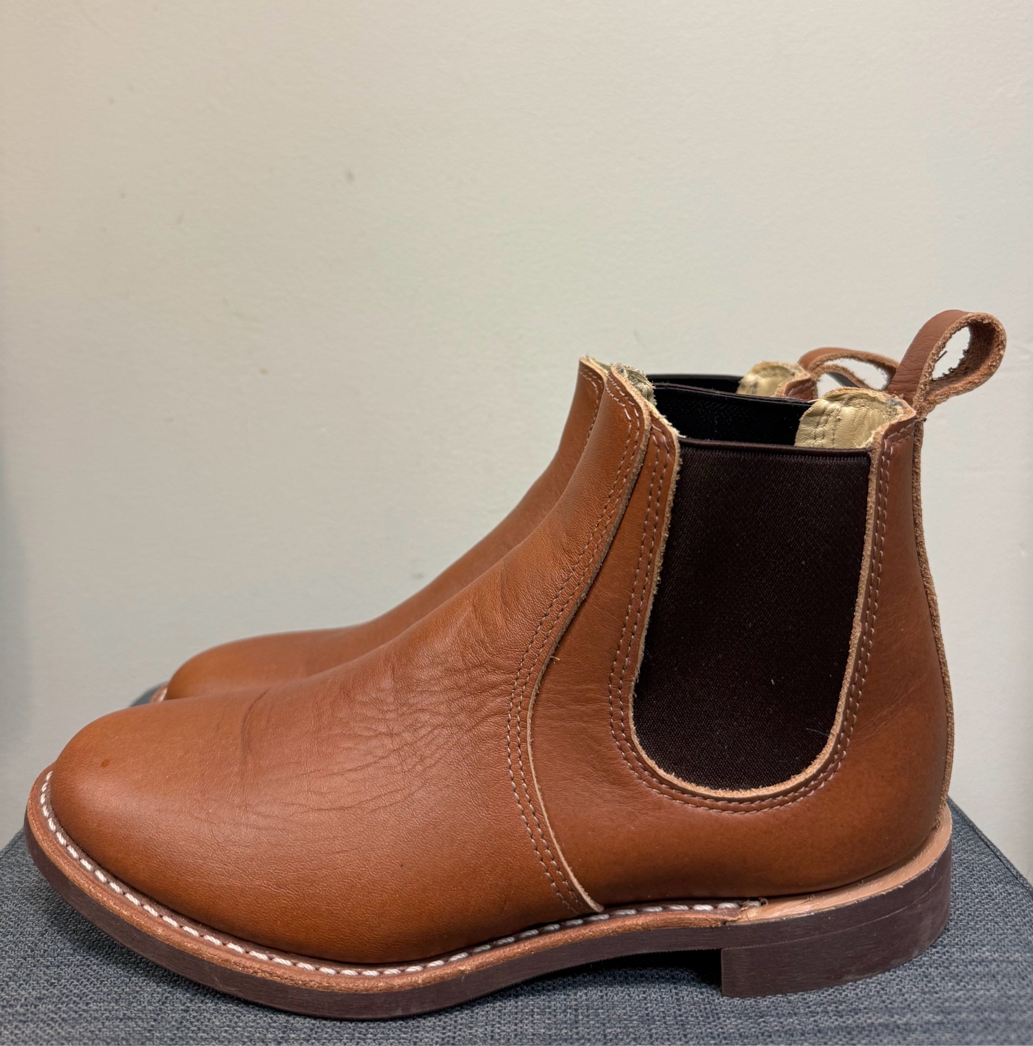 RED WING 8 Tan Boots